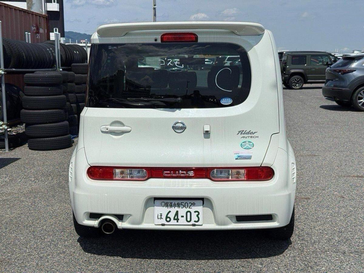 Nissan Cube view 10