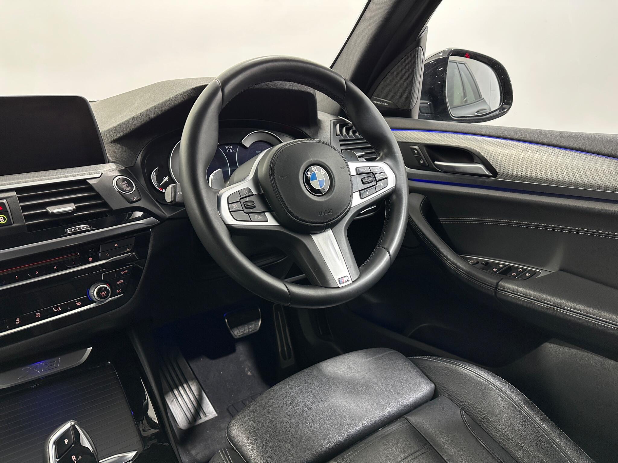 BMW X3 view 12