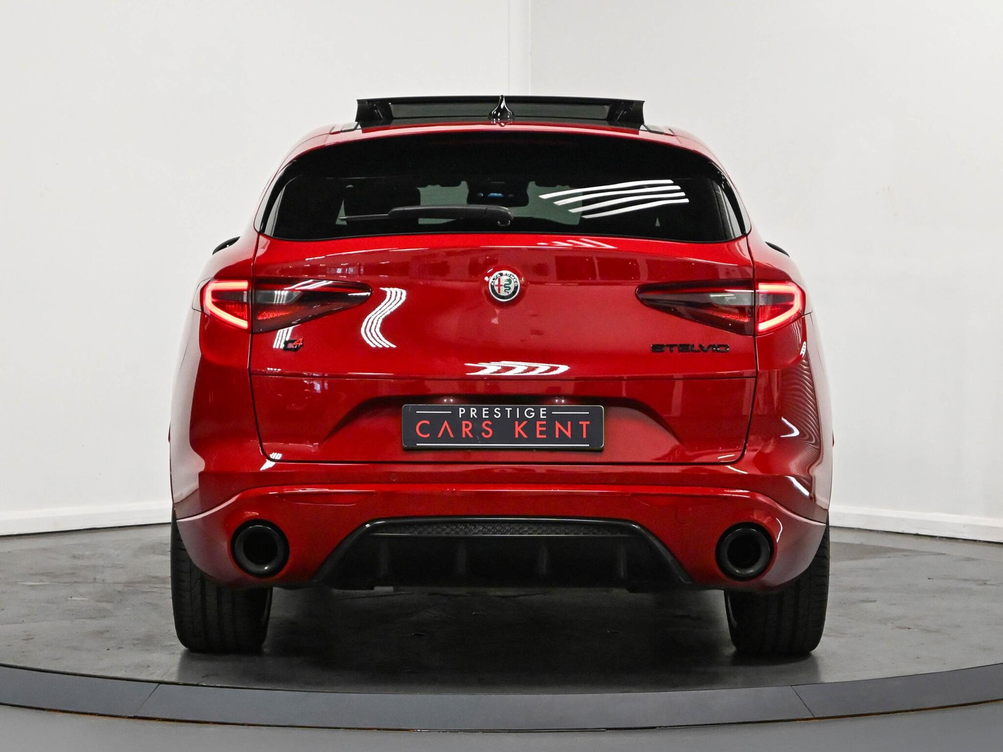 Alfa Romeo Stelvio view 9
