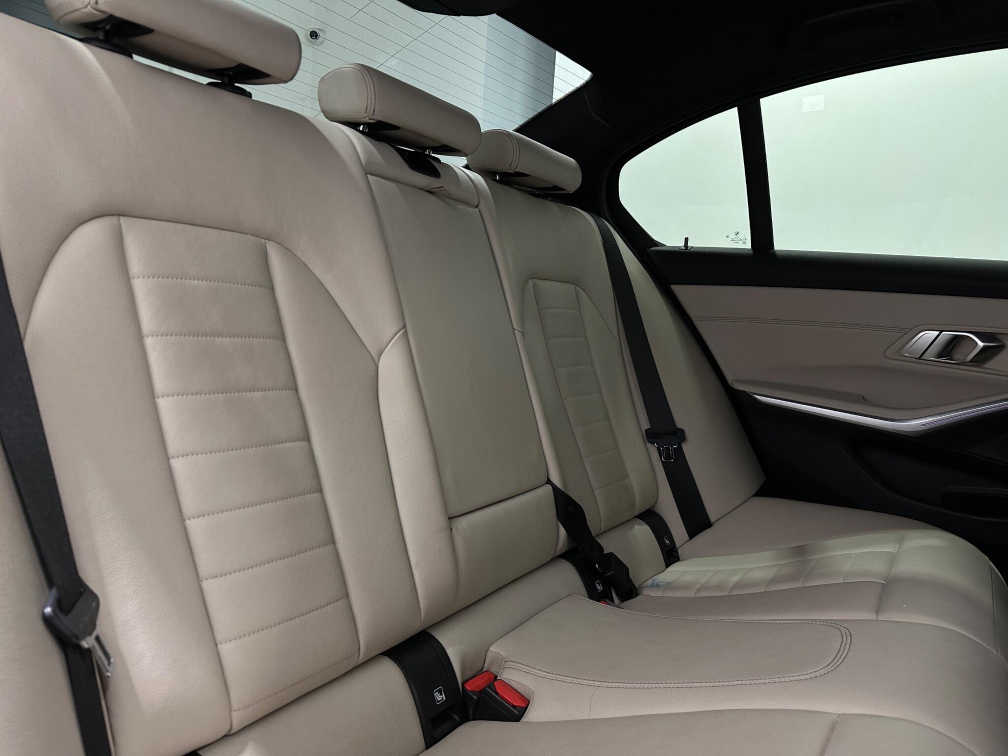 BMW 3 Series view 43