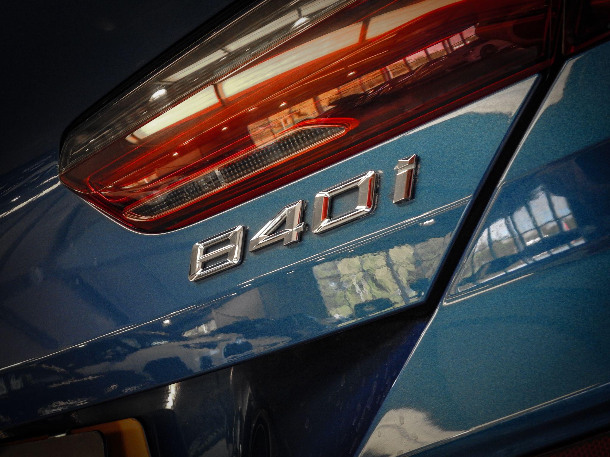 BMW 8 Series view 19