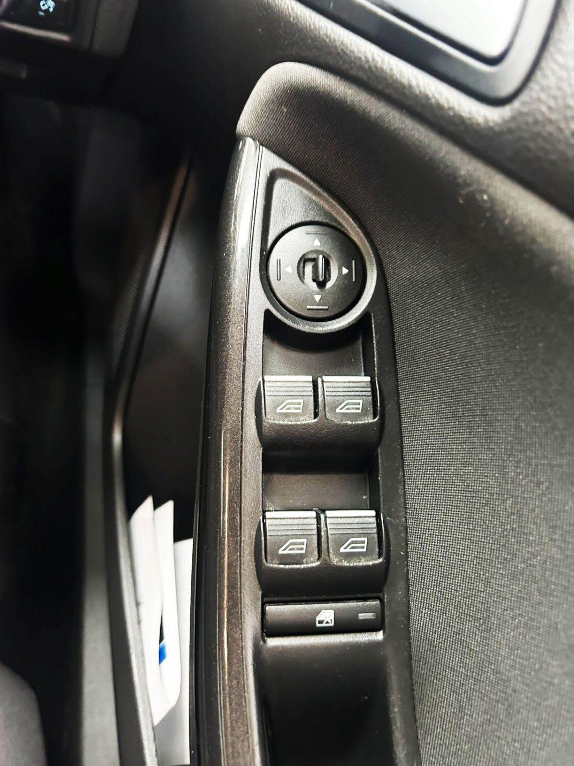 Ford Focus view 20