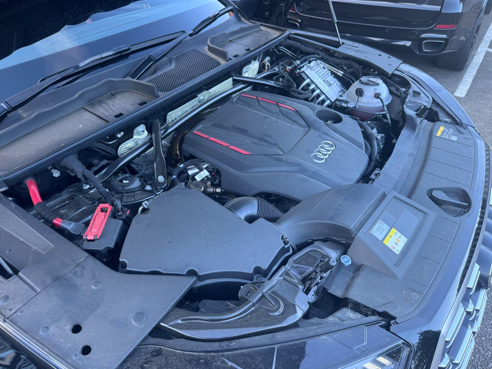 Audi SQ5 view 31