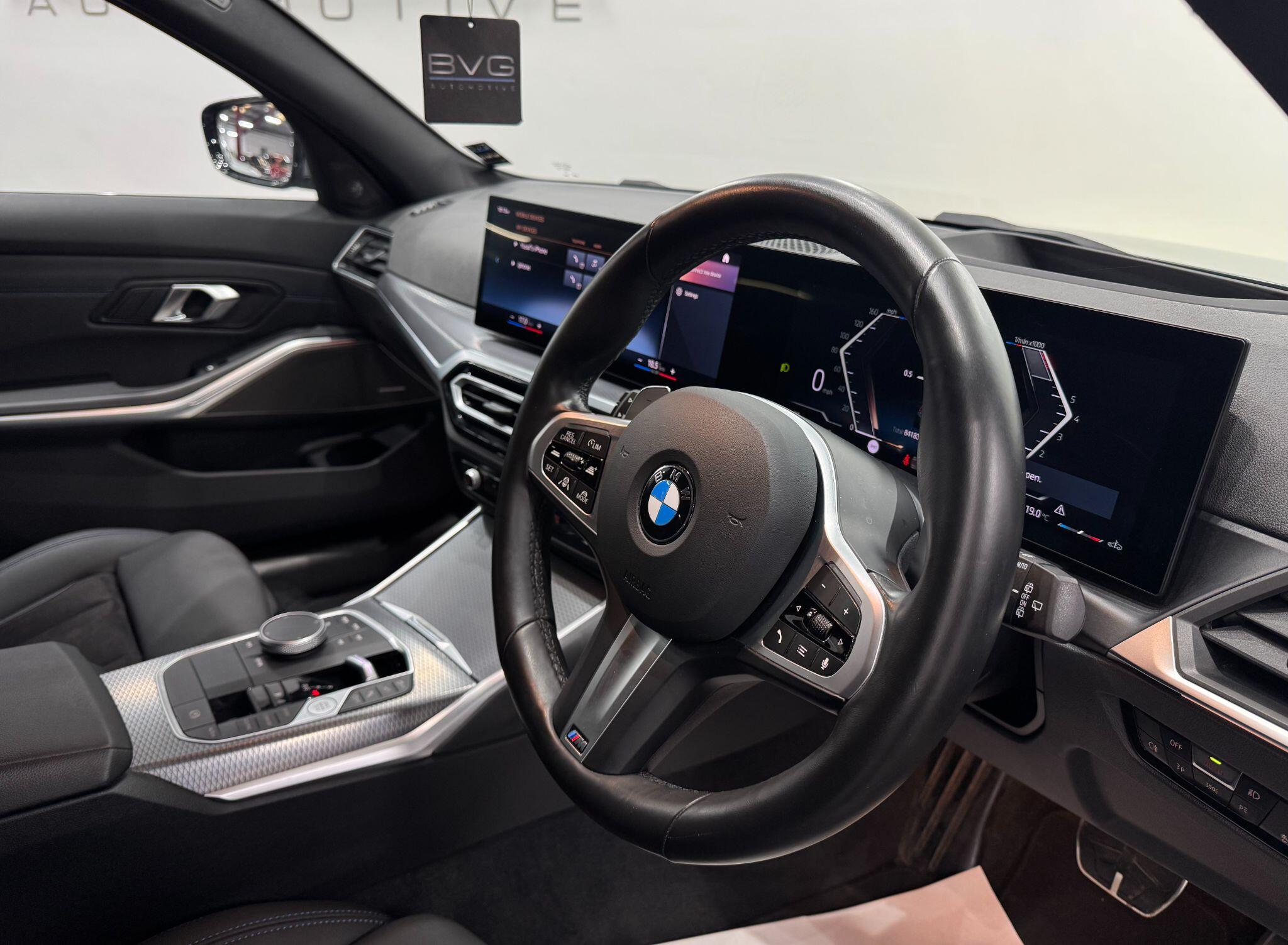 BMW 3 Series view 32