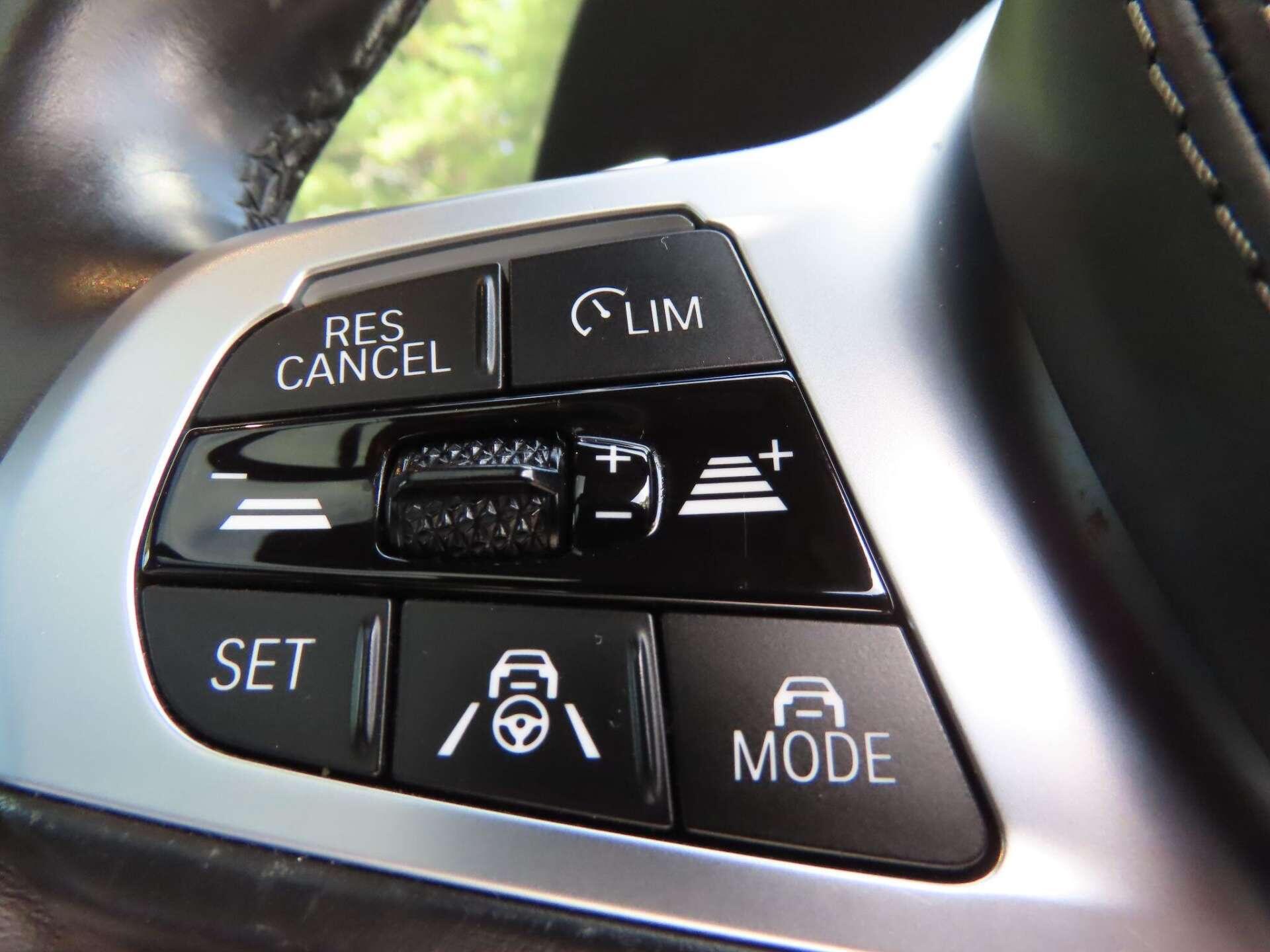 BMW X5 view 16