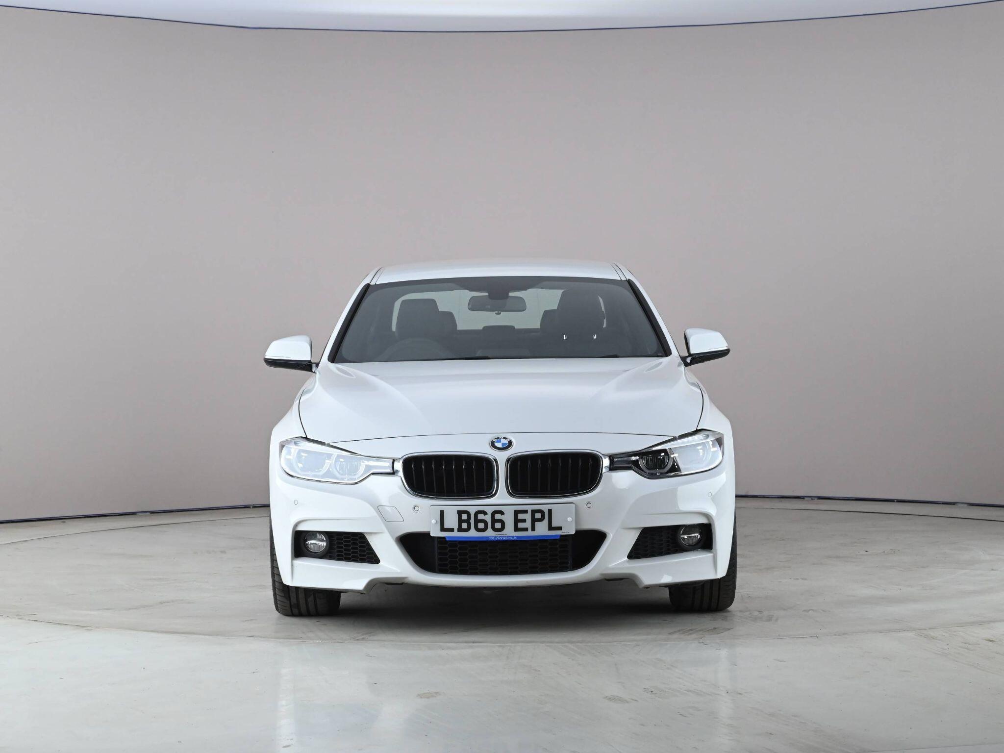BMW 3 Series view 5