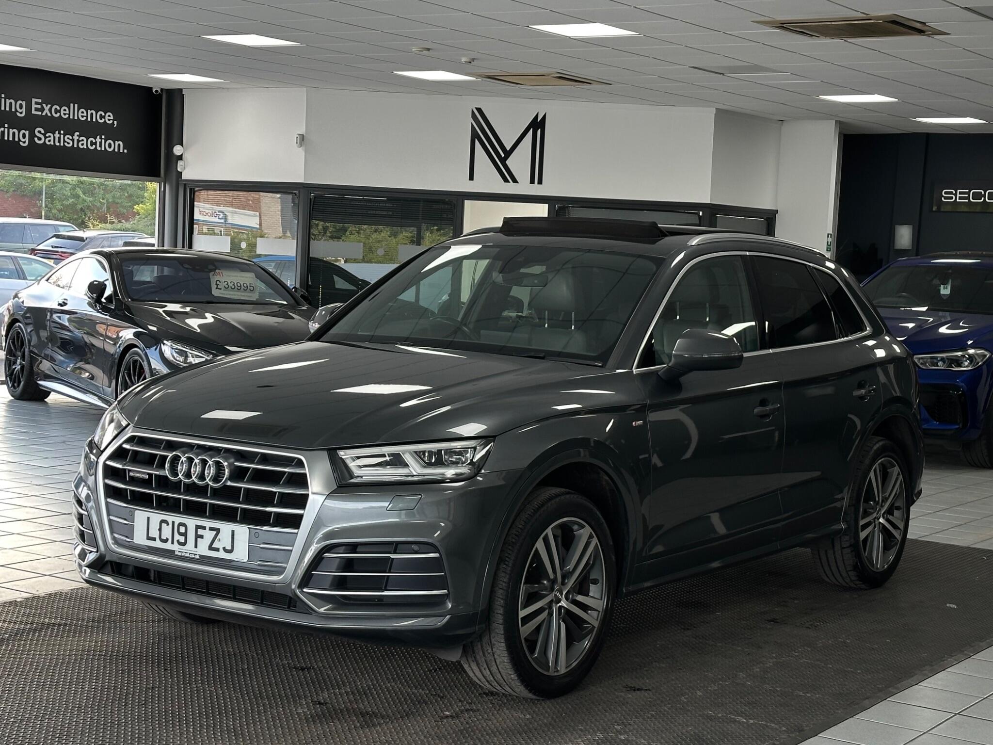 Audi Q5 view 7