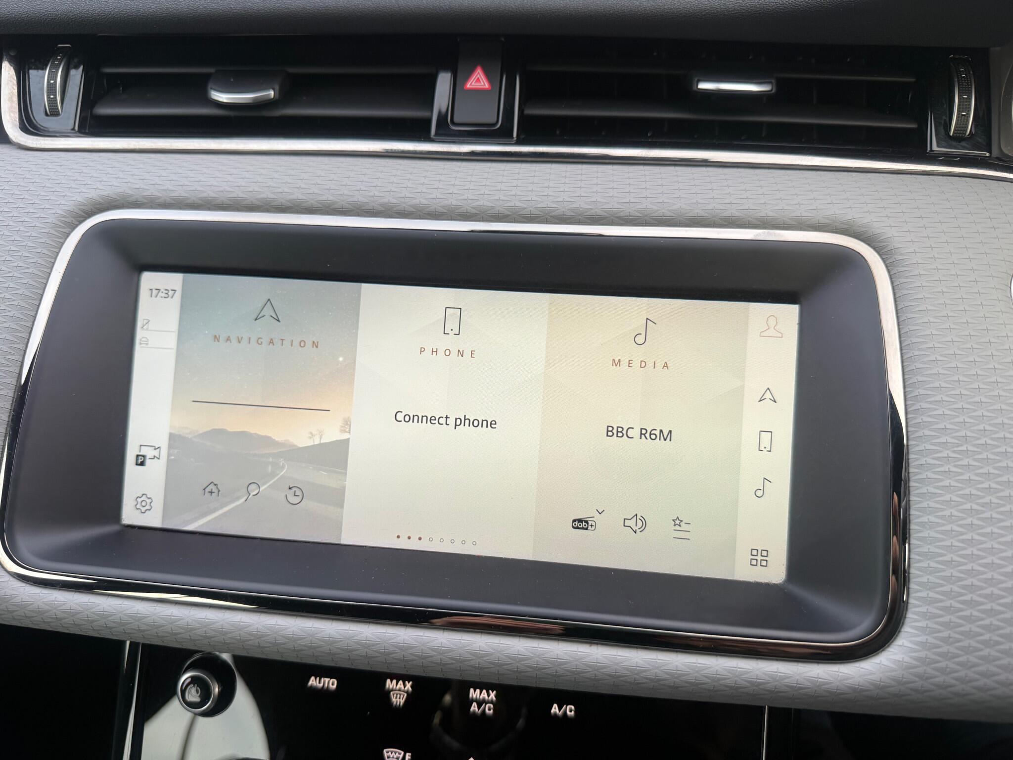 Land Rover Range Rover Evoque view 21