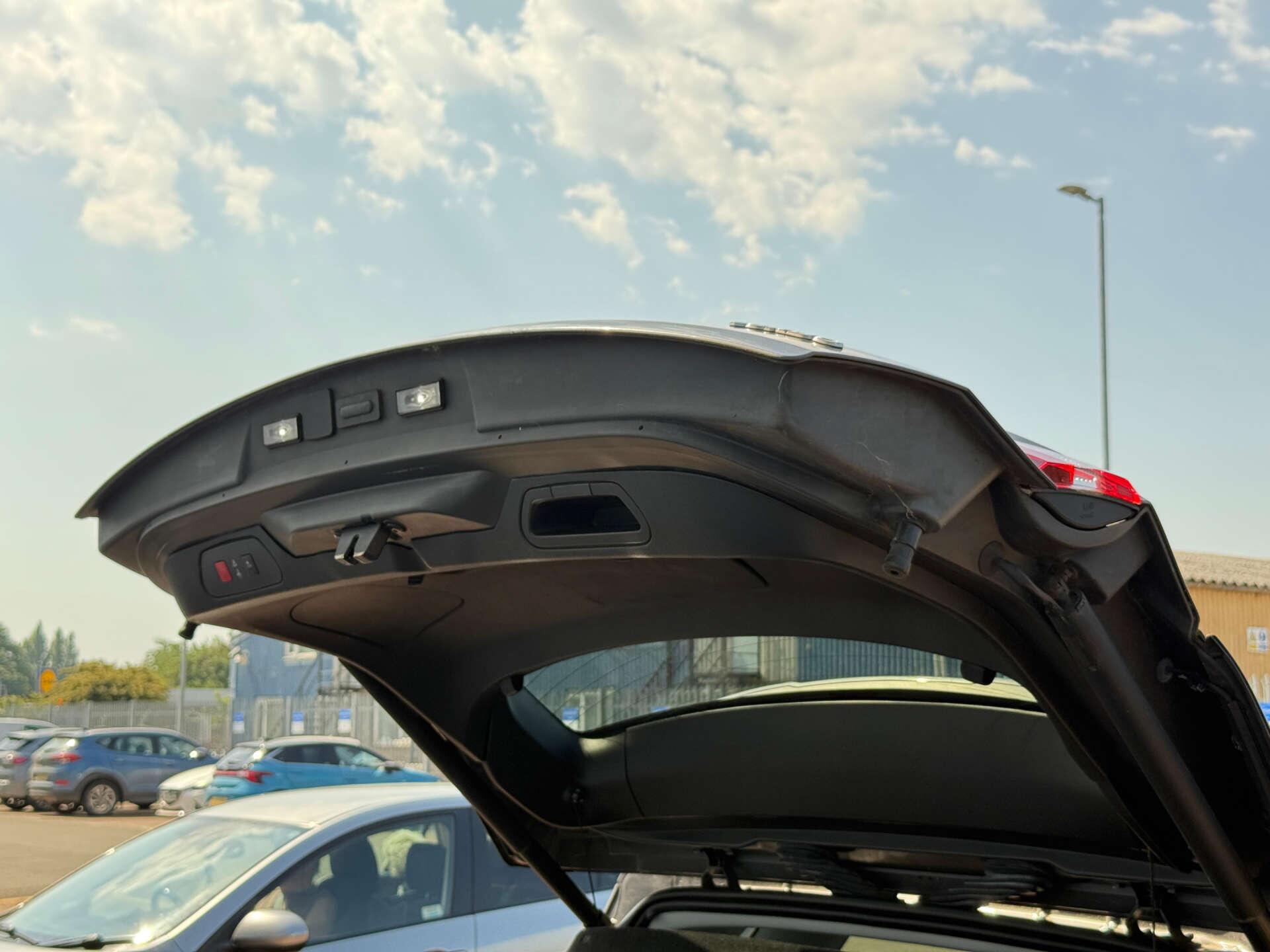 Vauxhall Grandland X view 35