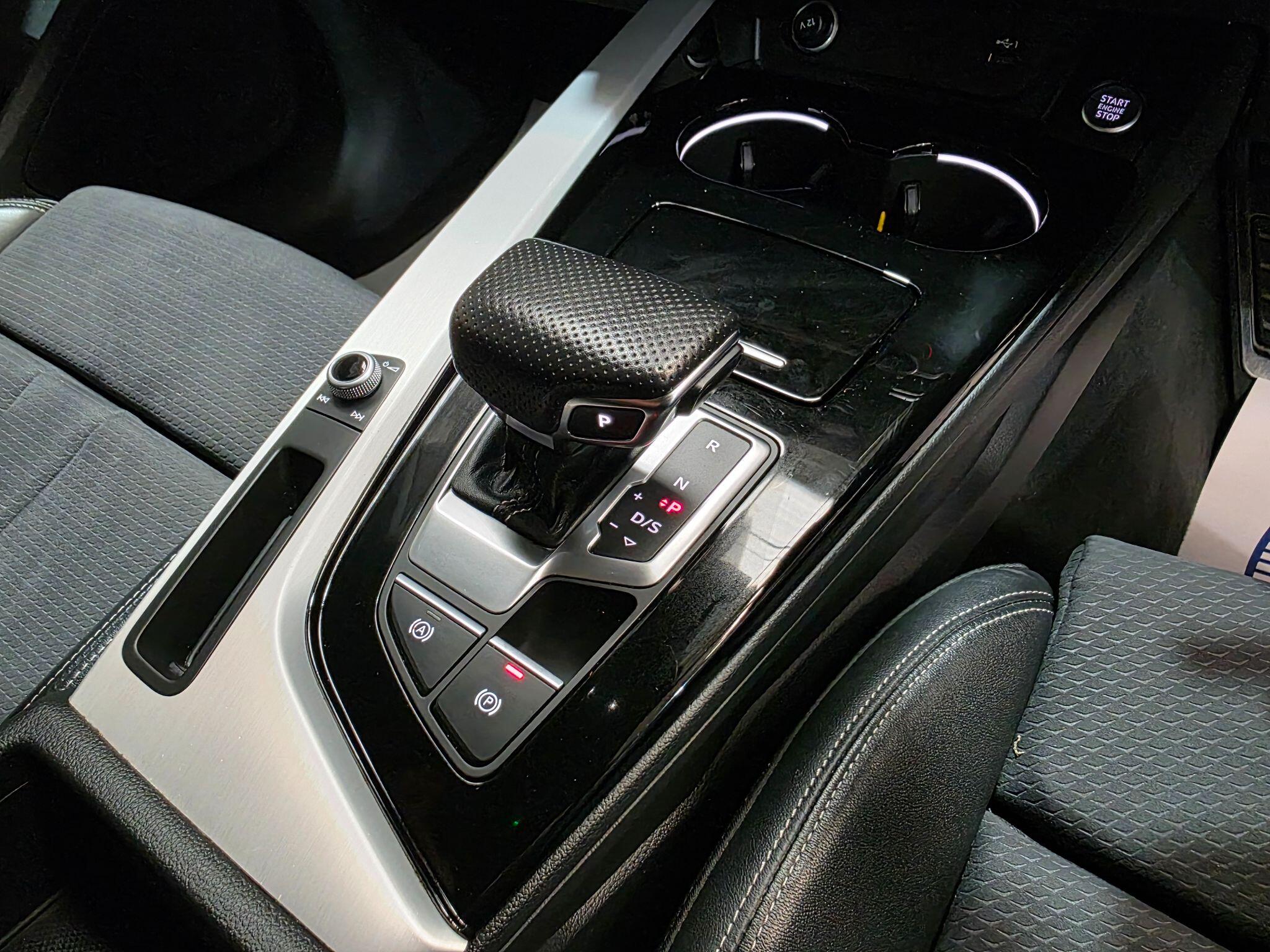 Audi A4 view 12