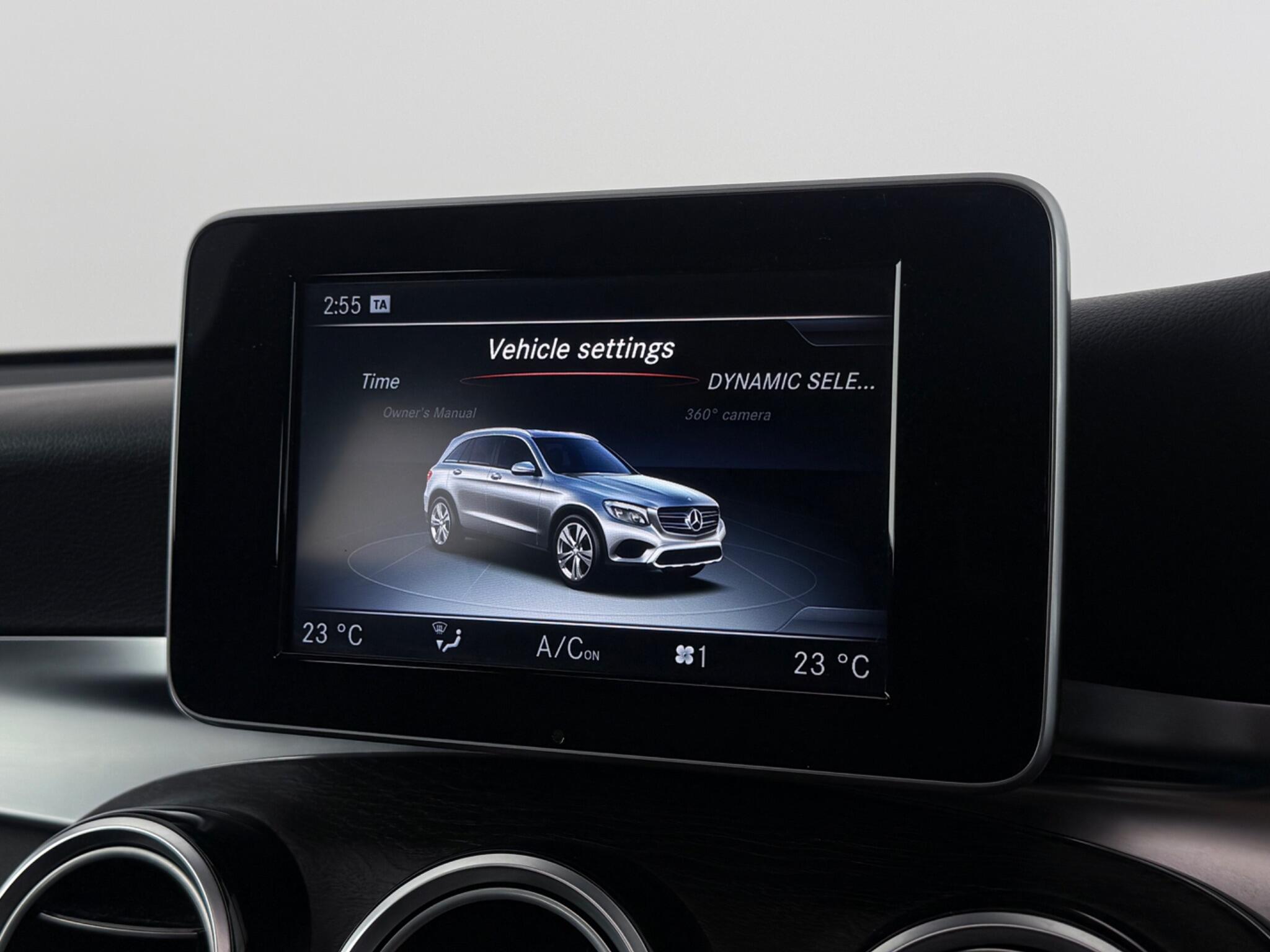 Mercedes-Benz GLC view 24