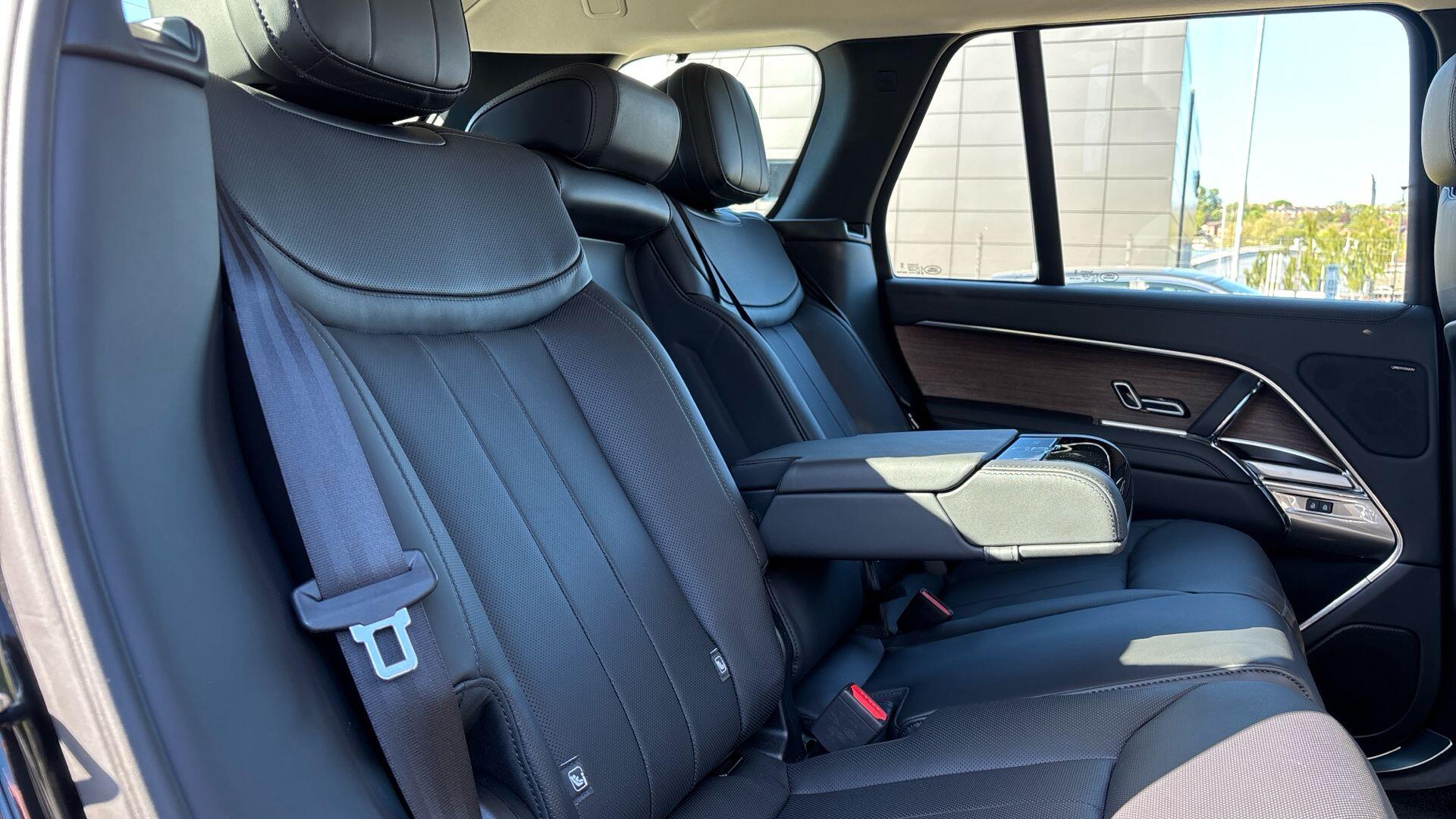 Land Rover Range Rover view 14