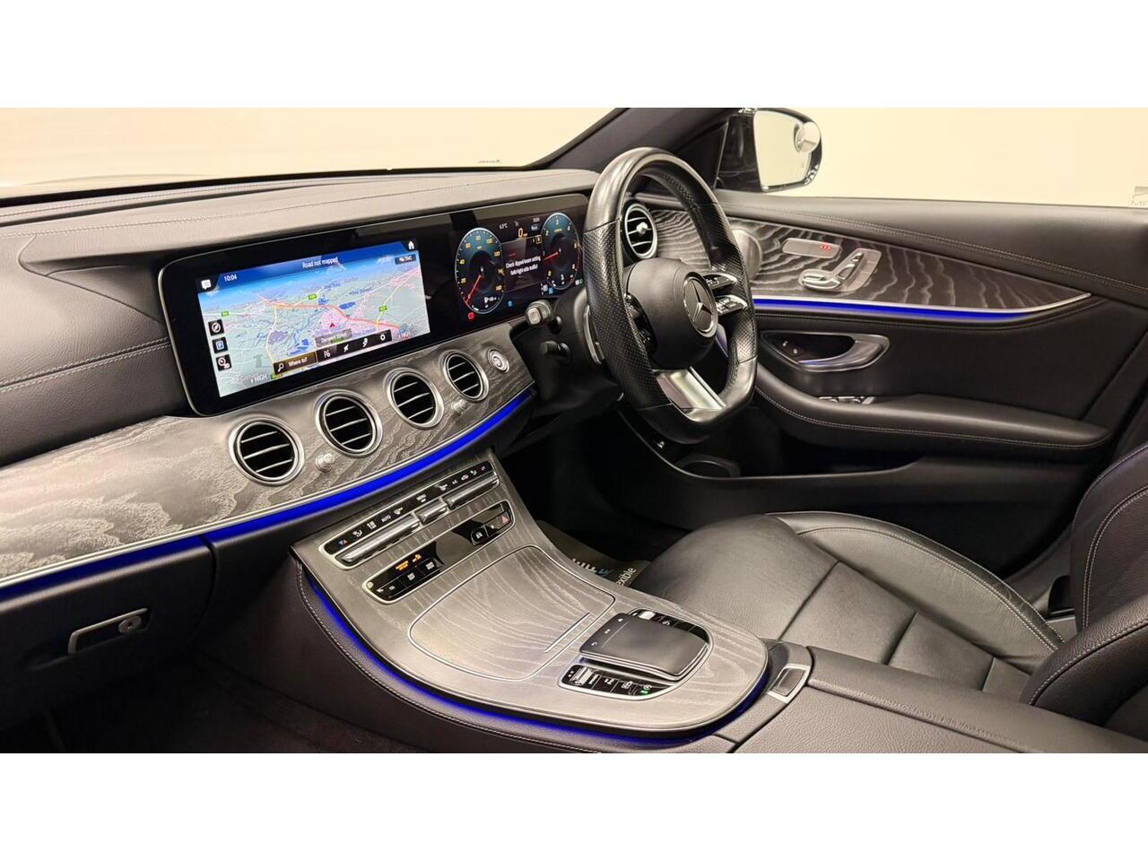 Mercedes-Benz E-Class view 32