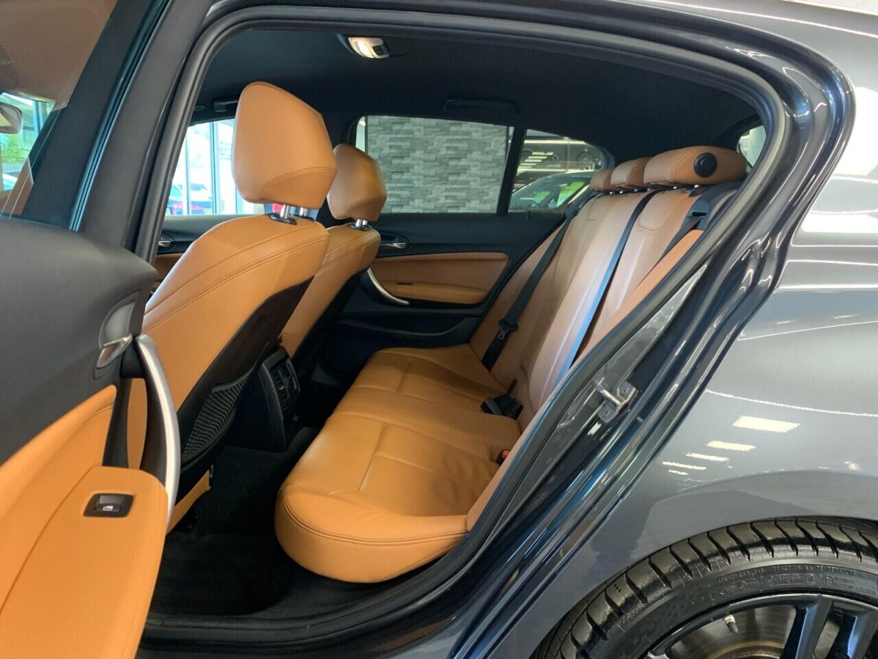 BMW 1 Series view 27