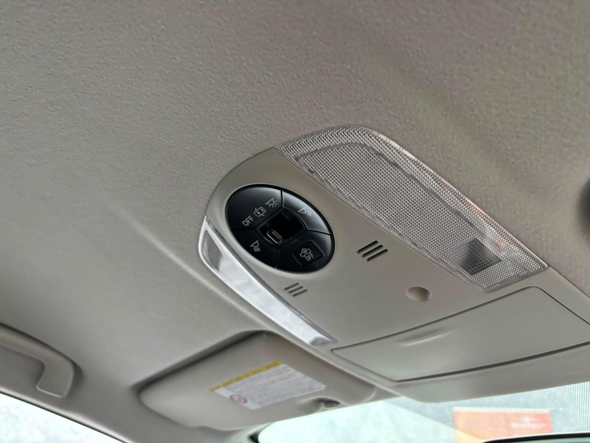 Toyota Prius view 13