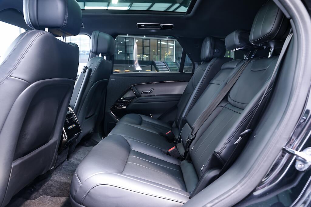 Land Rover Range Rover Sport view 14
