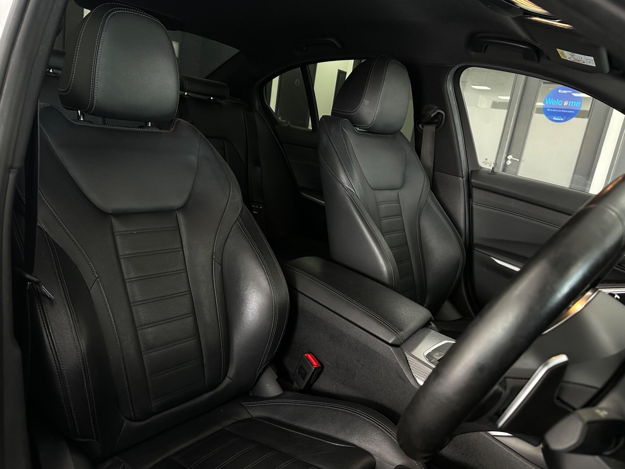 BMW 3 Series view 23