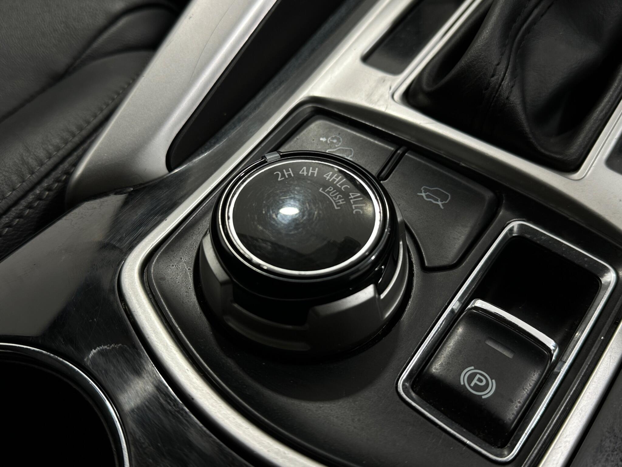 Mitsubishi Shogun Sport view 21