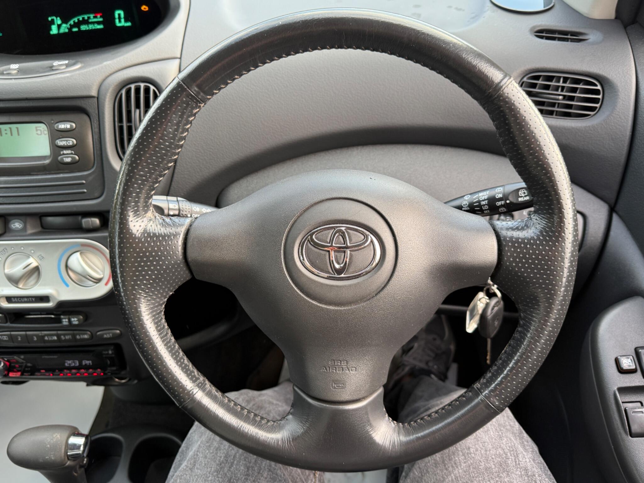 Toyota Yaris Verso - Image 44