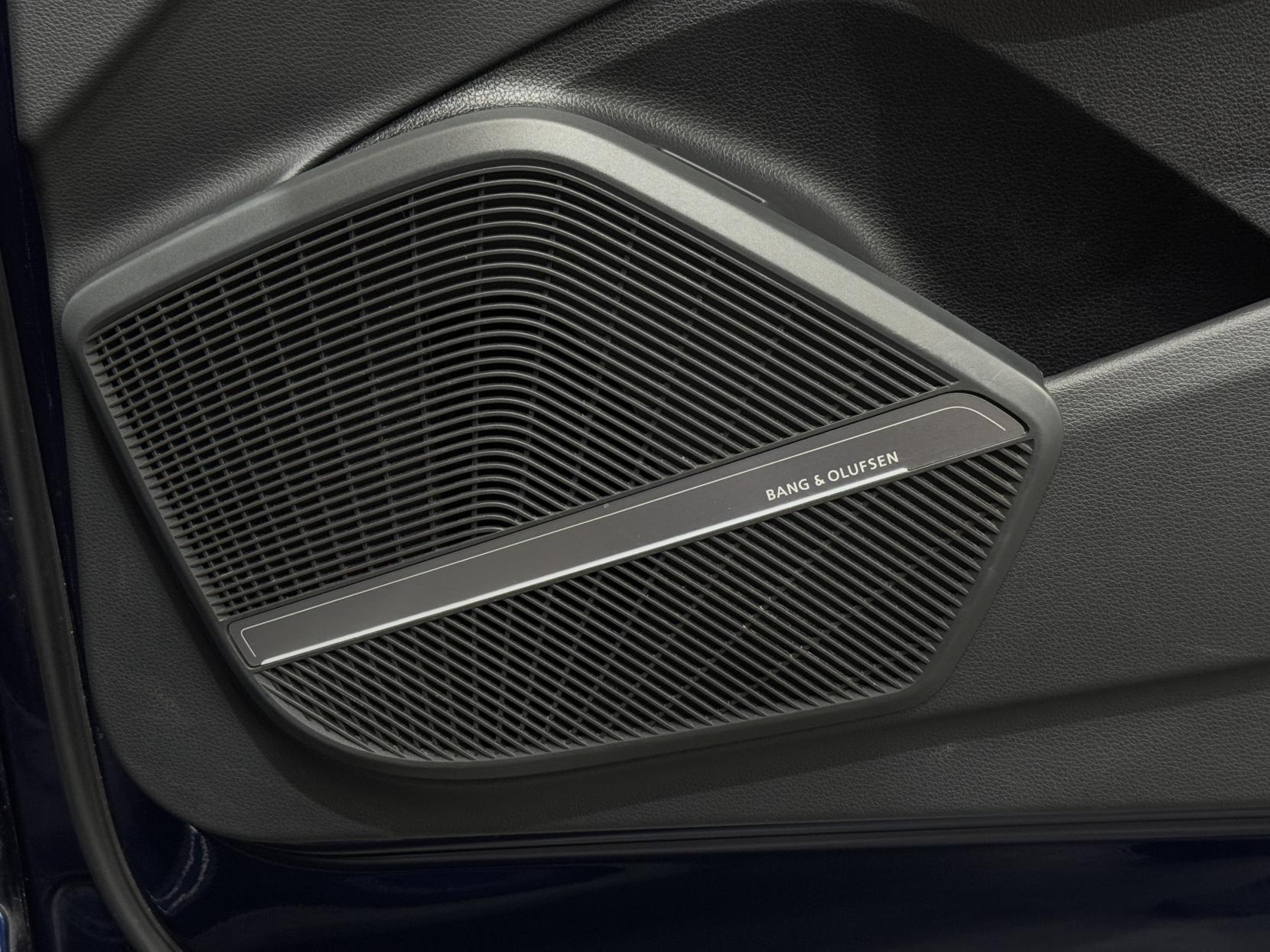 Audi Q5 view 21