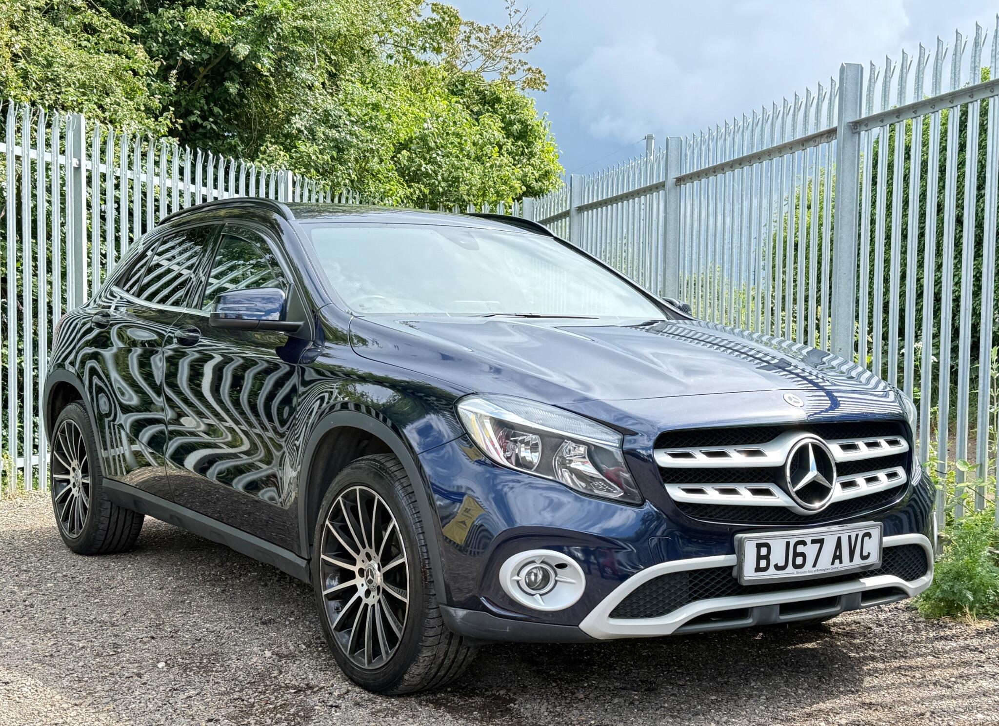 2017 Mercedes-Benz GLA image 1