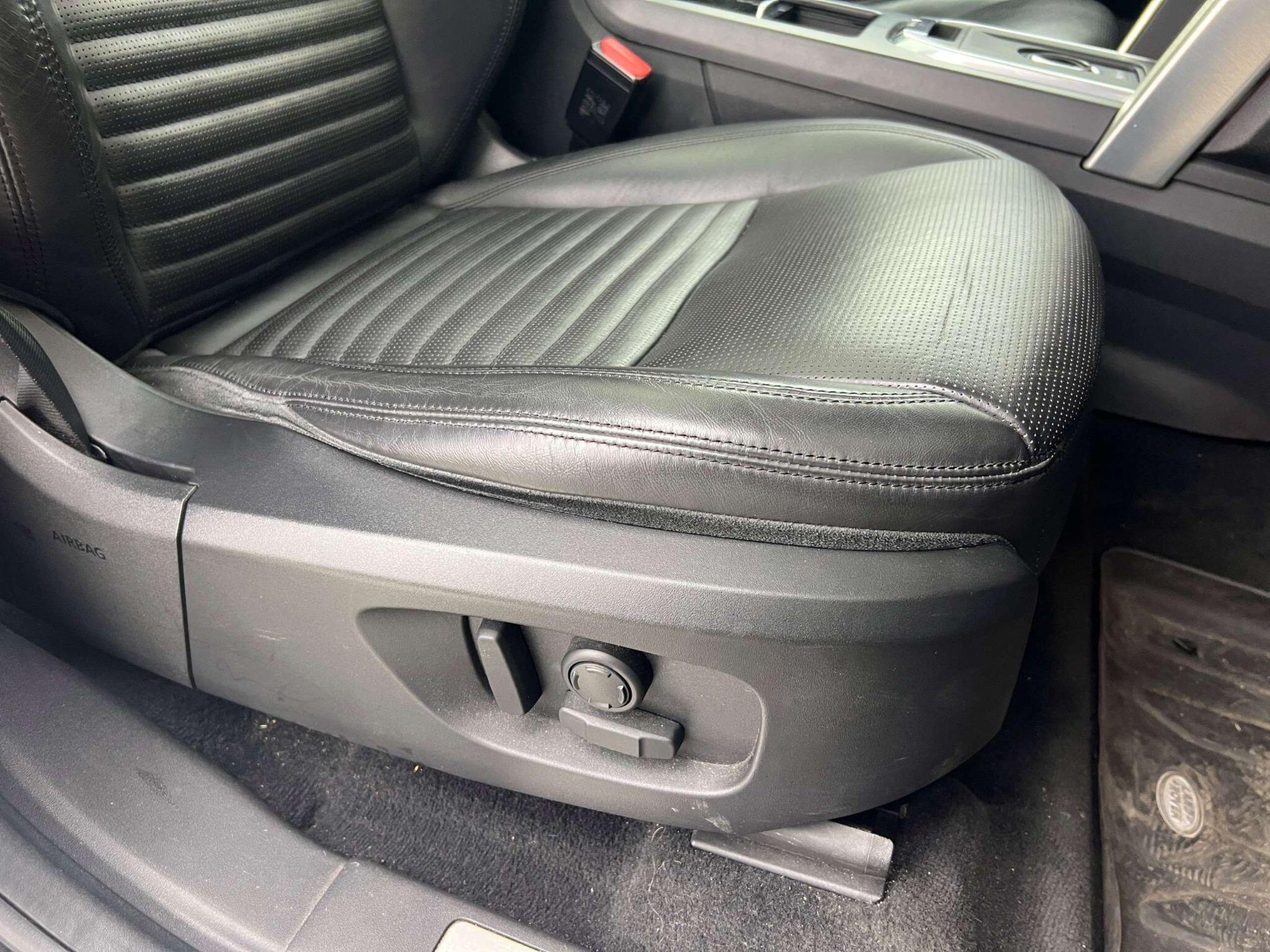 Land Rover Discovery Sport view 47