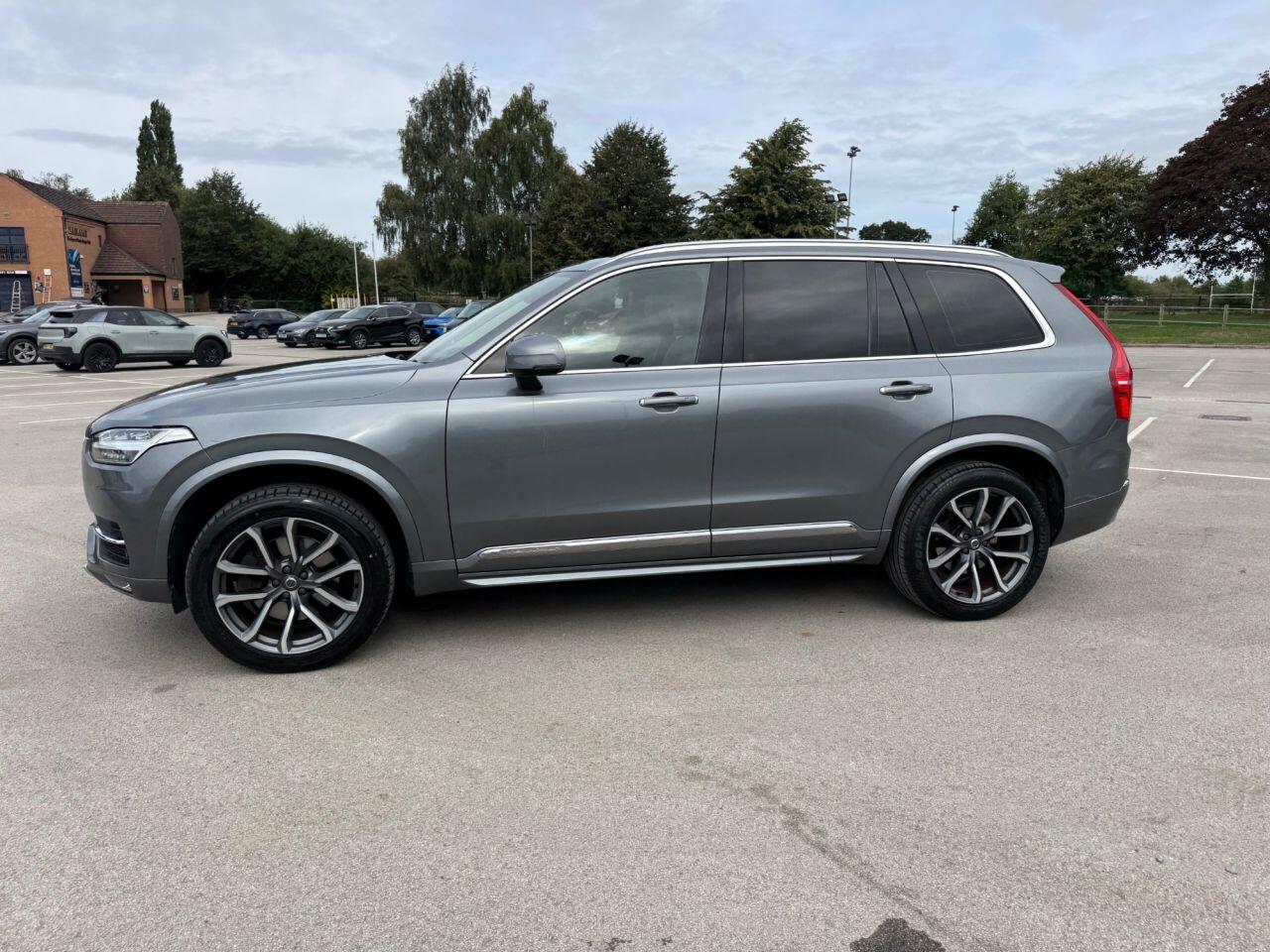 Volvo XC90 view 21