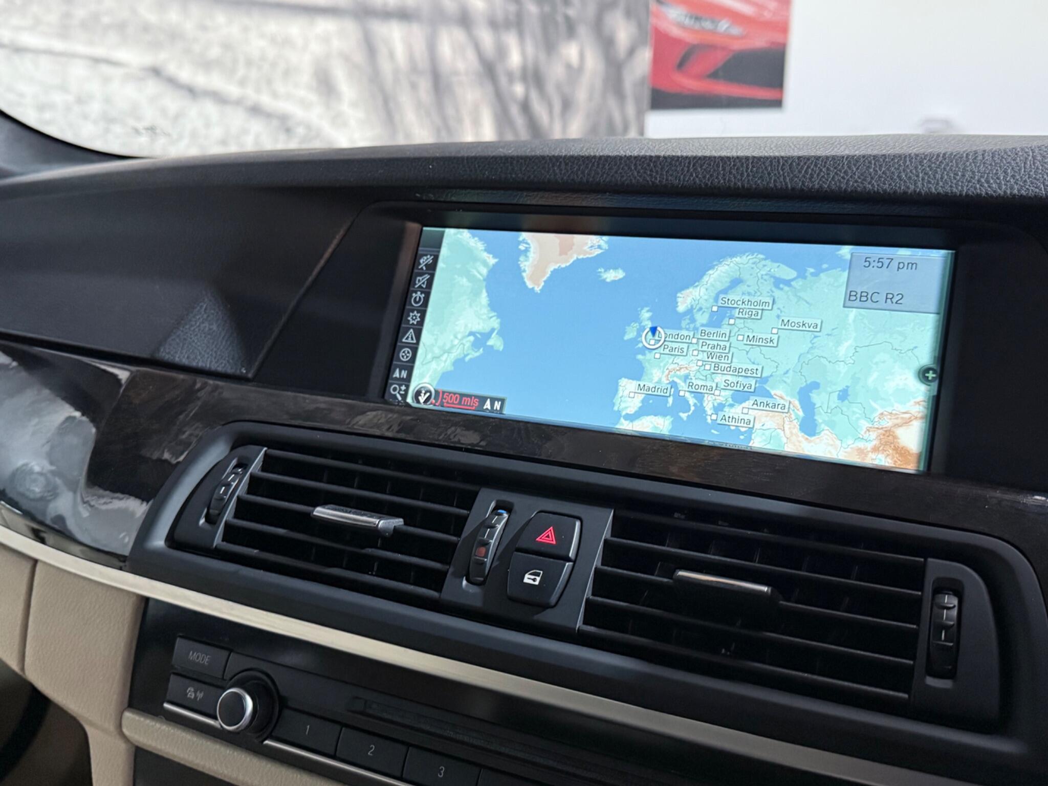 BMW 5 Series view 43