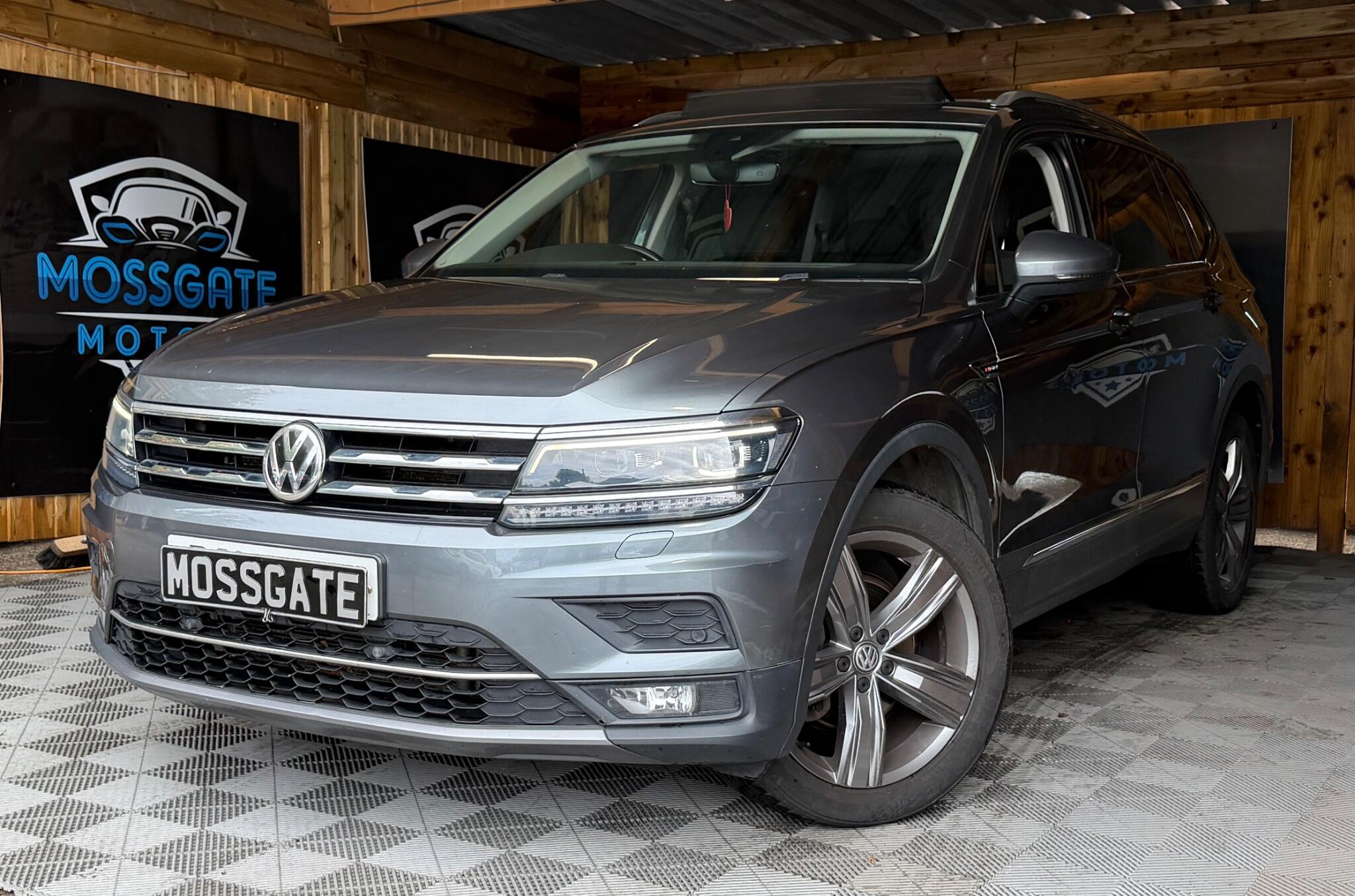 Volkswagen Tiguan Allspace view 6