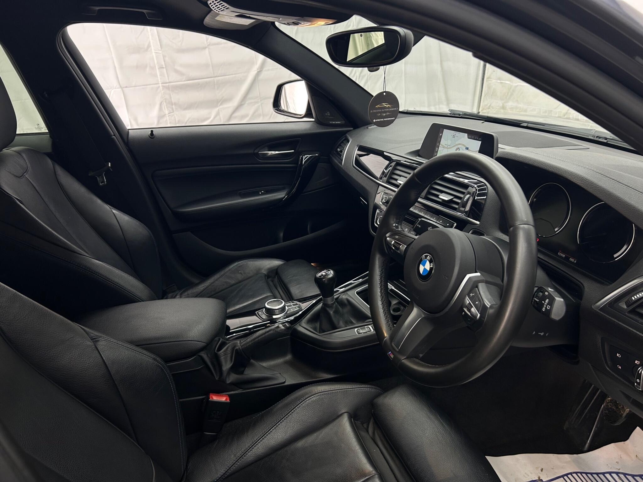 BMW 1 Series view 13