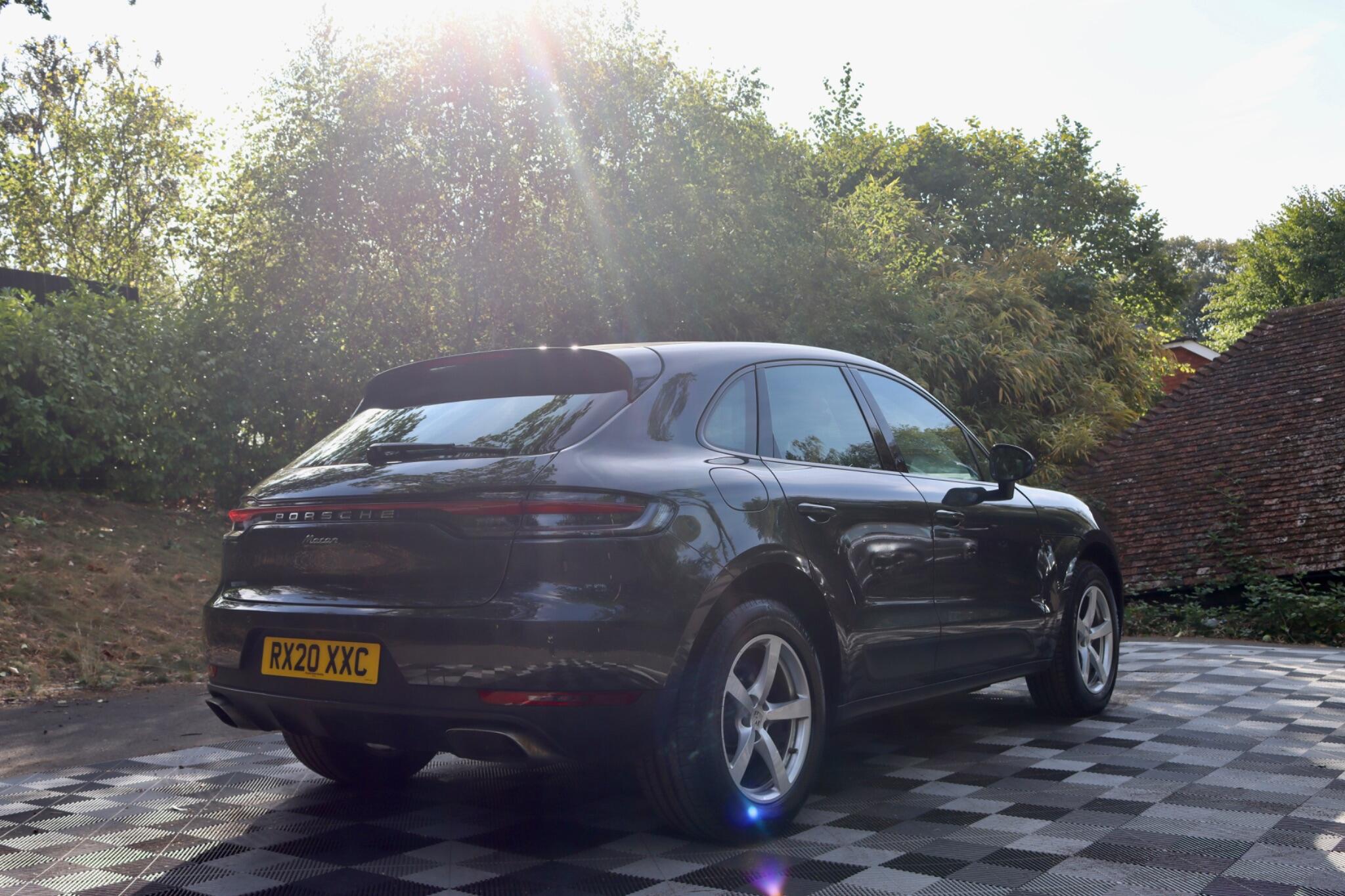 Porsche Macan view 31