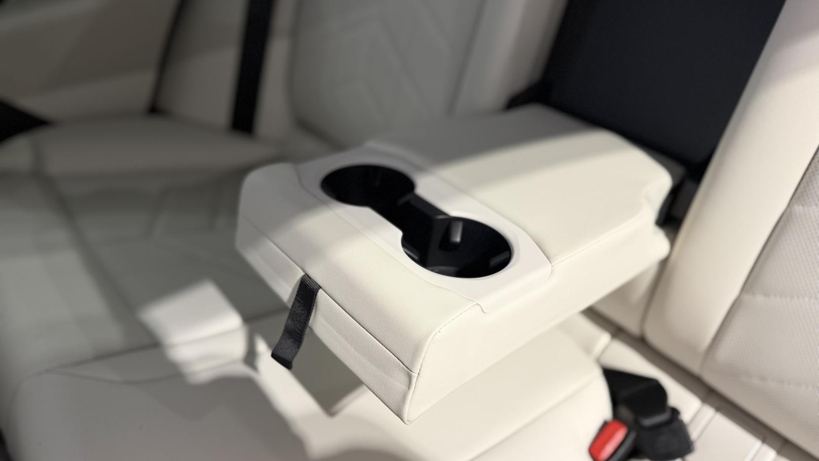 BMW I5 view 13