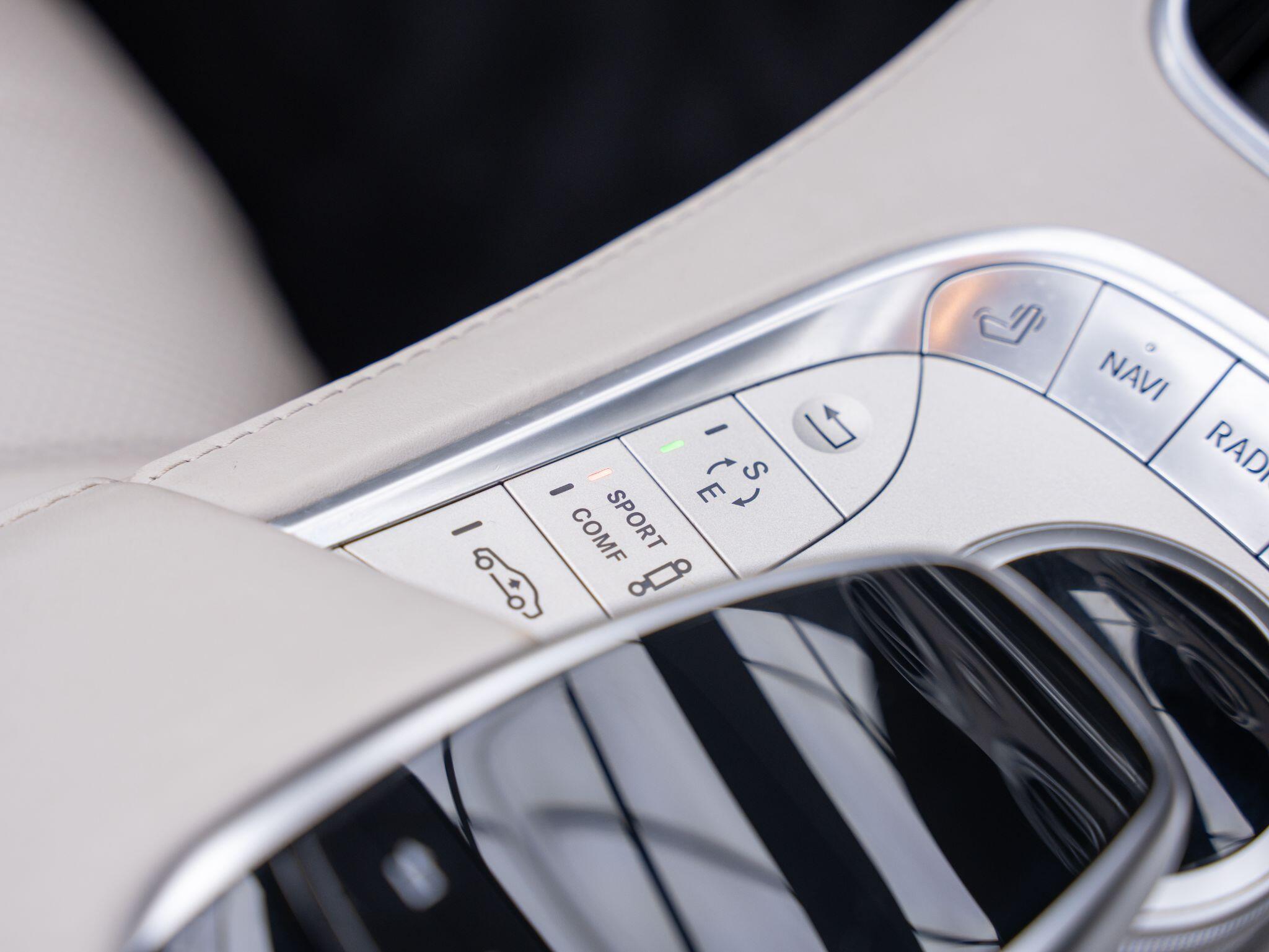 Mercedes-Benz S-Class view 22