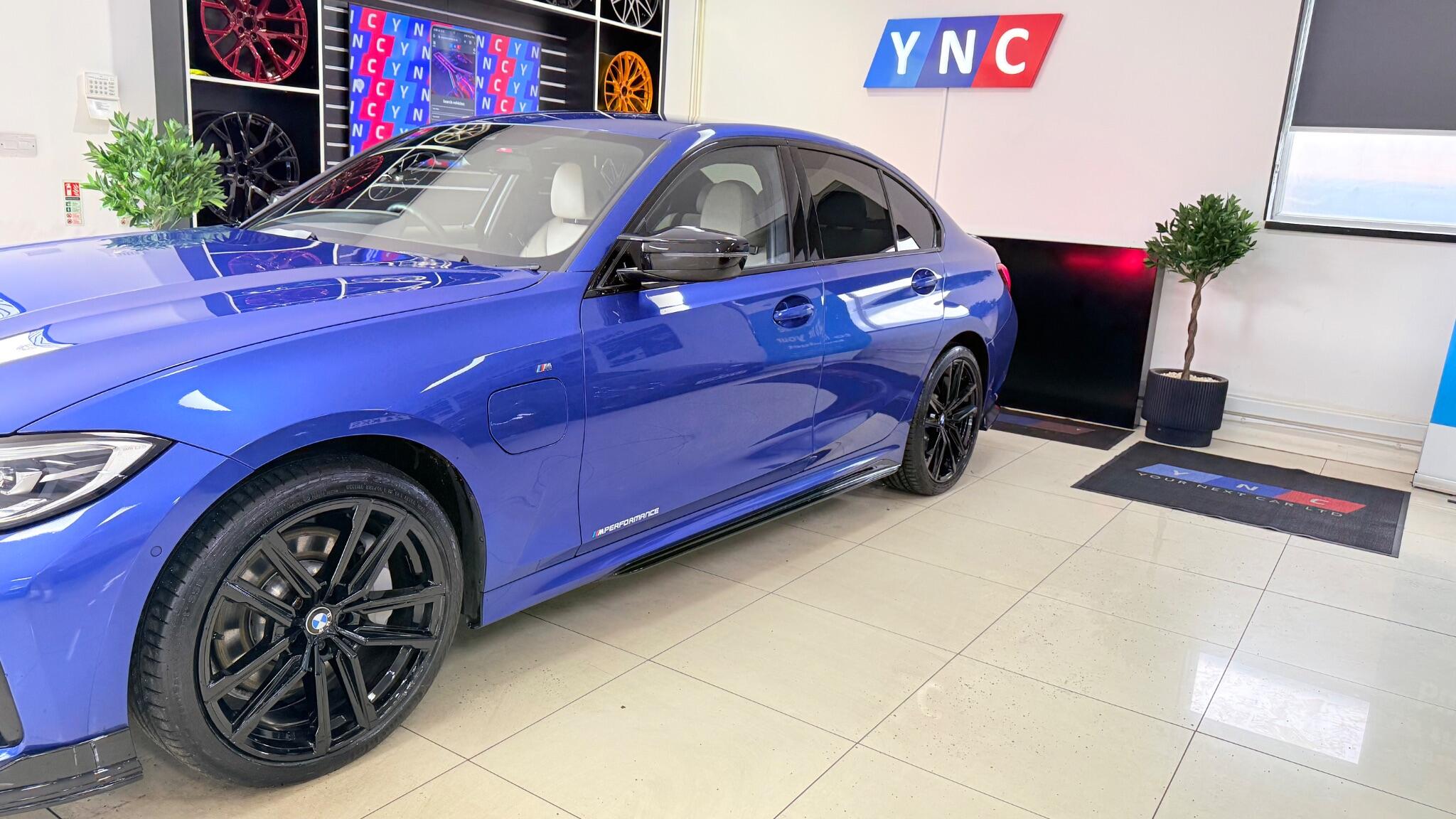 BMW 3 Series view 8