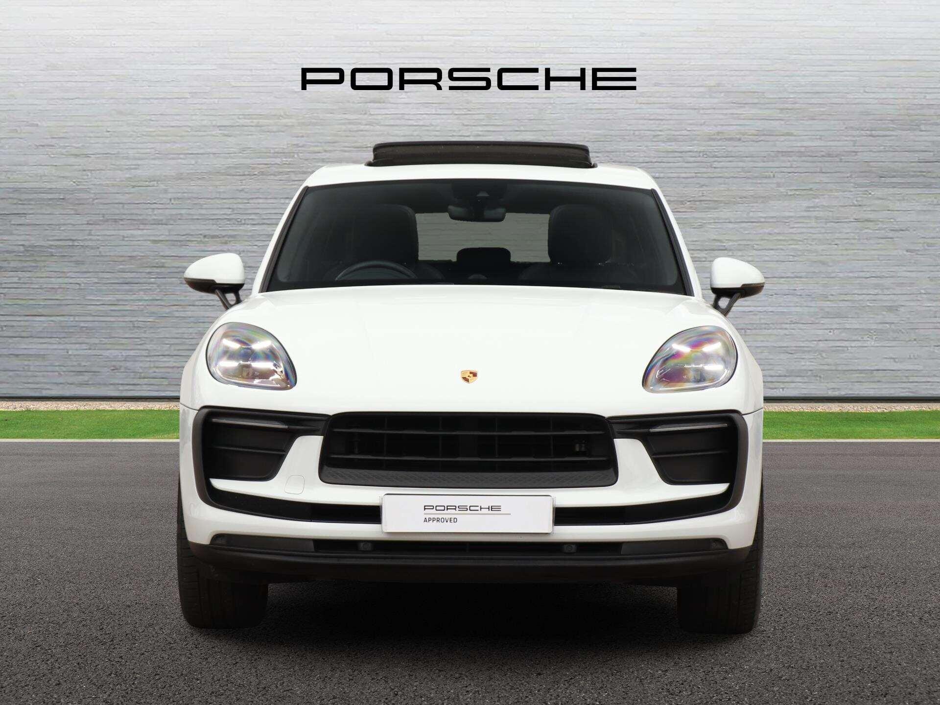 Porsche Macan view 7