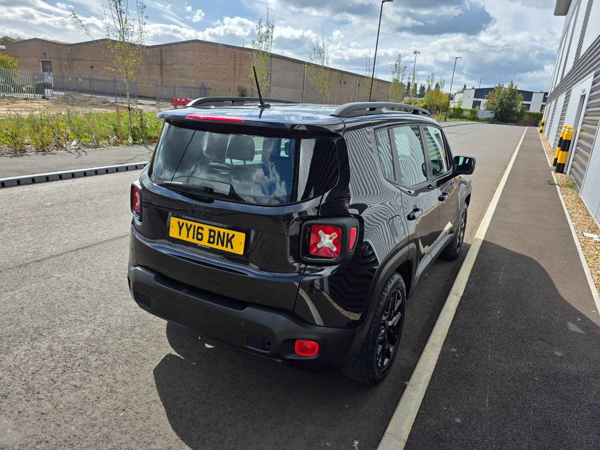 Jeep Renegade view 6