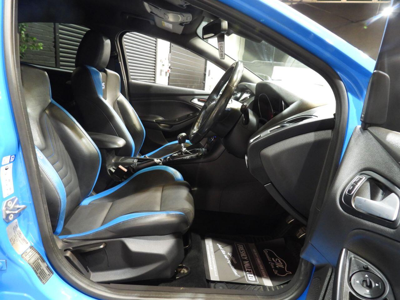 Ford Focus view 19