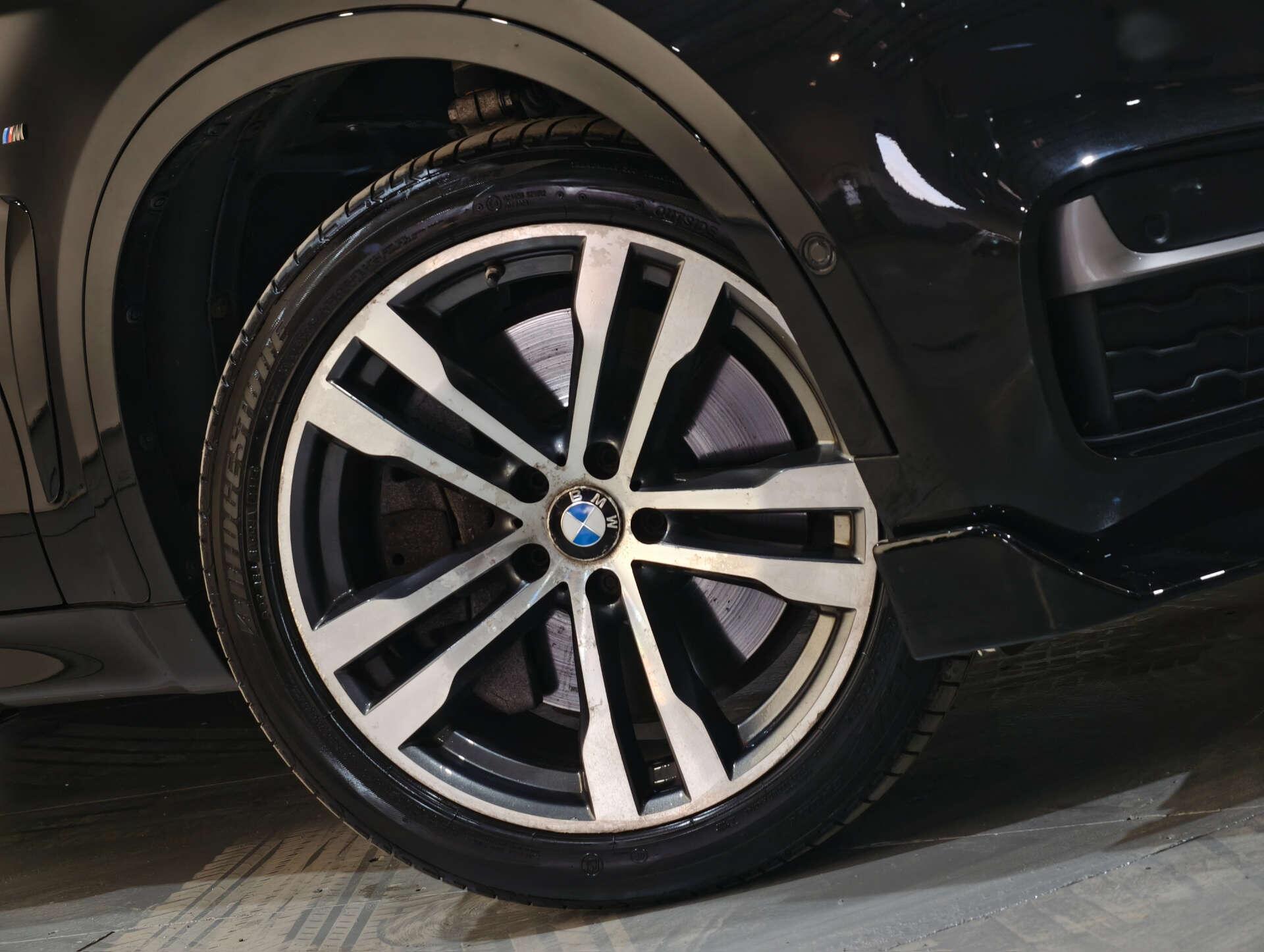 BMW X6 view 6