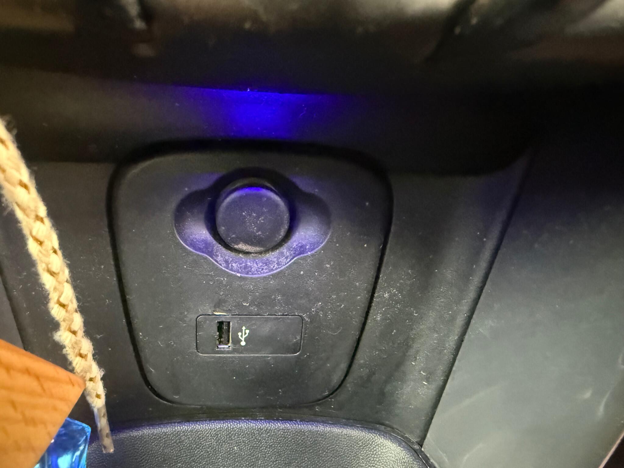 Mini Hatch view 17