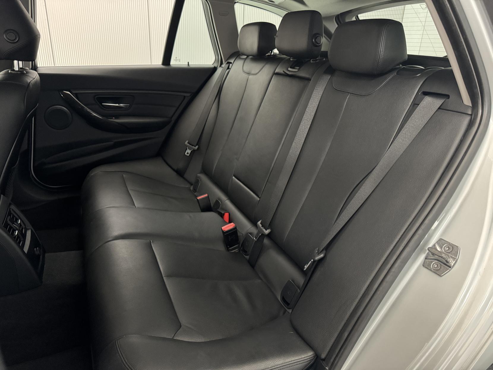 BMW 3 Series view 64