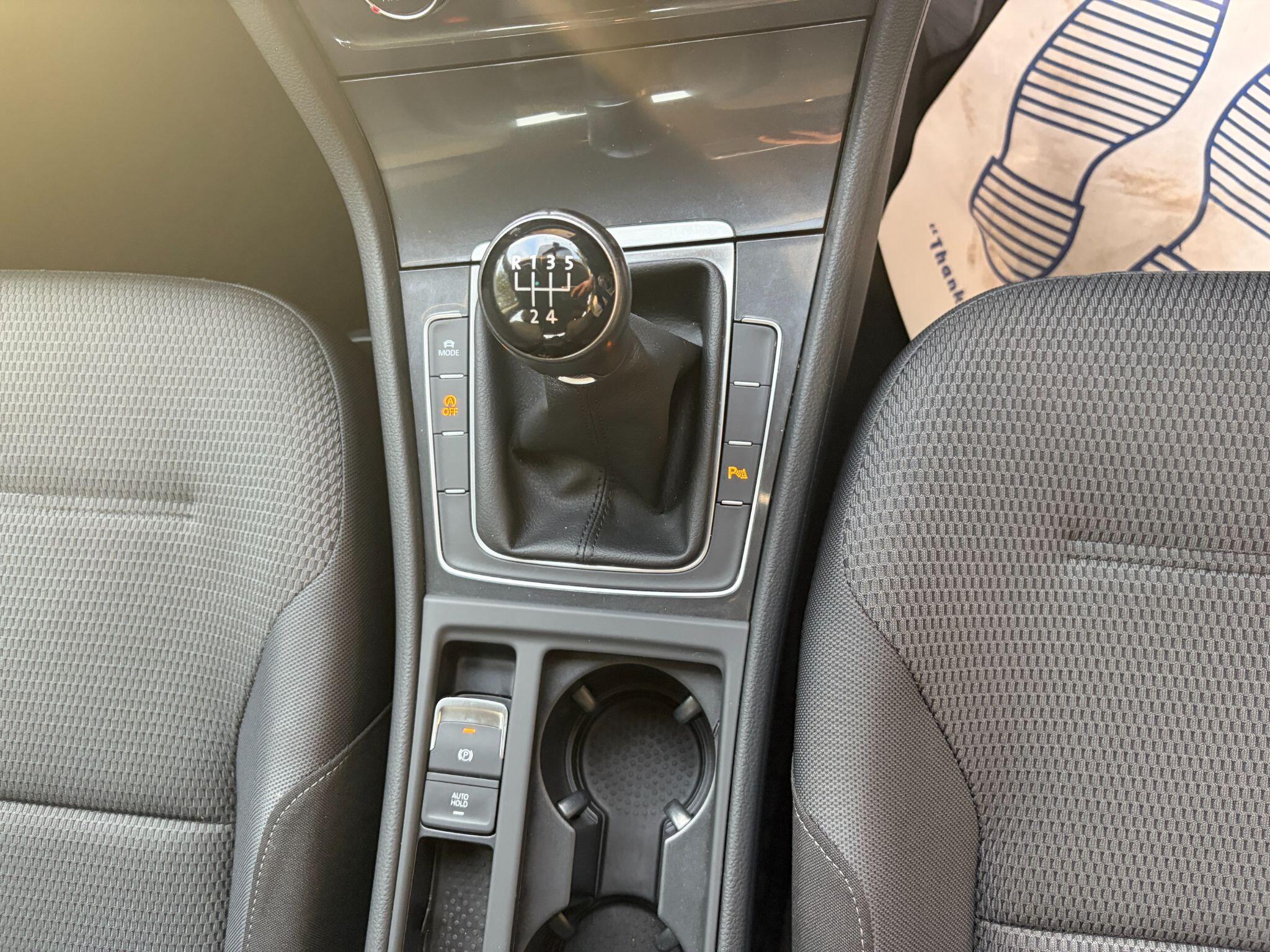 Volkswagen Golf view 25