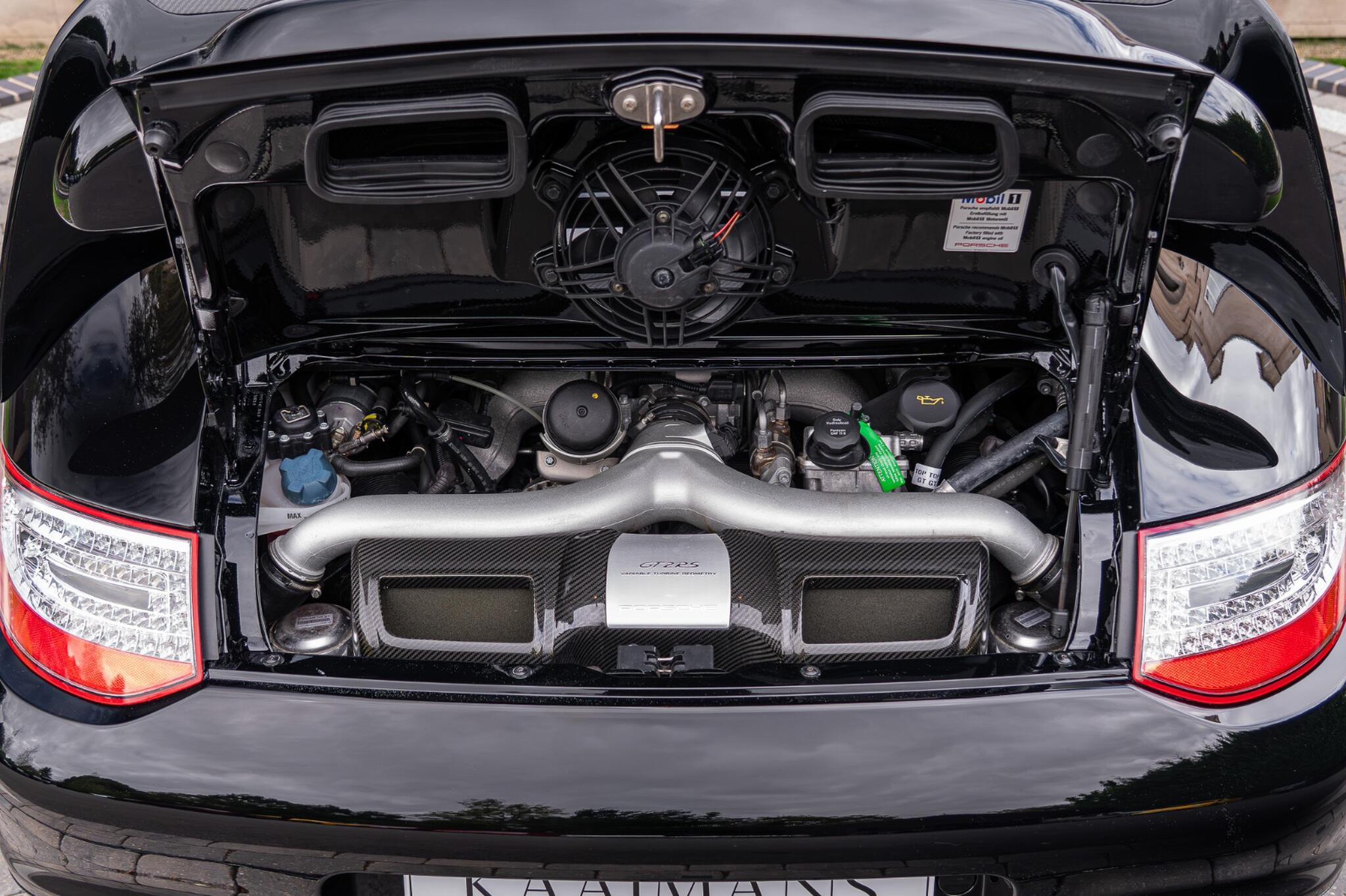 Porsche 911 view 37