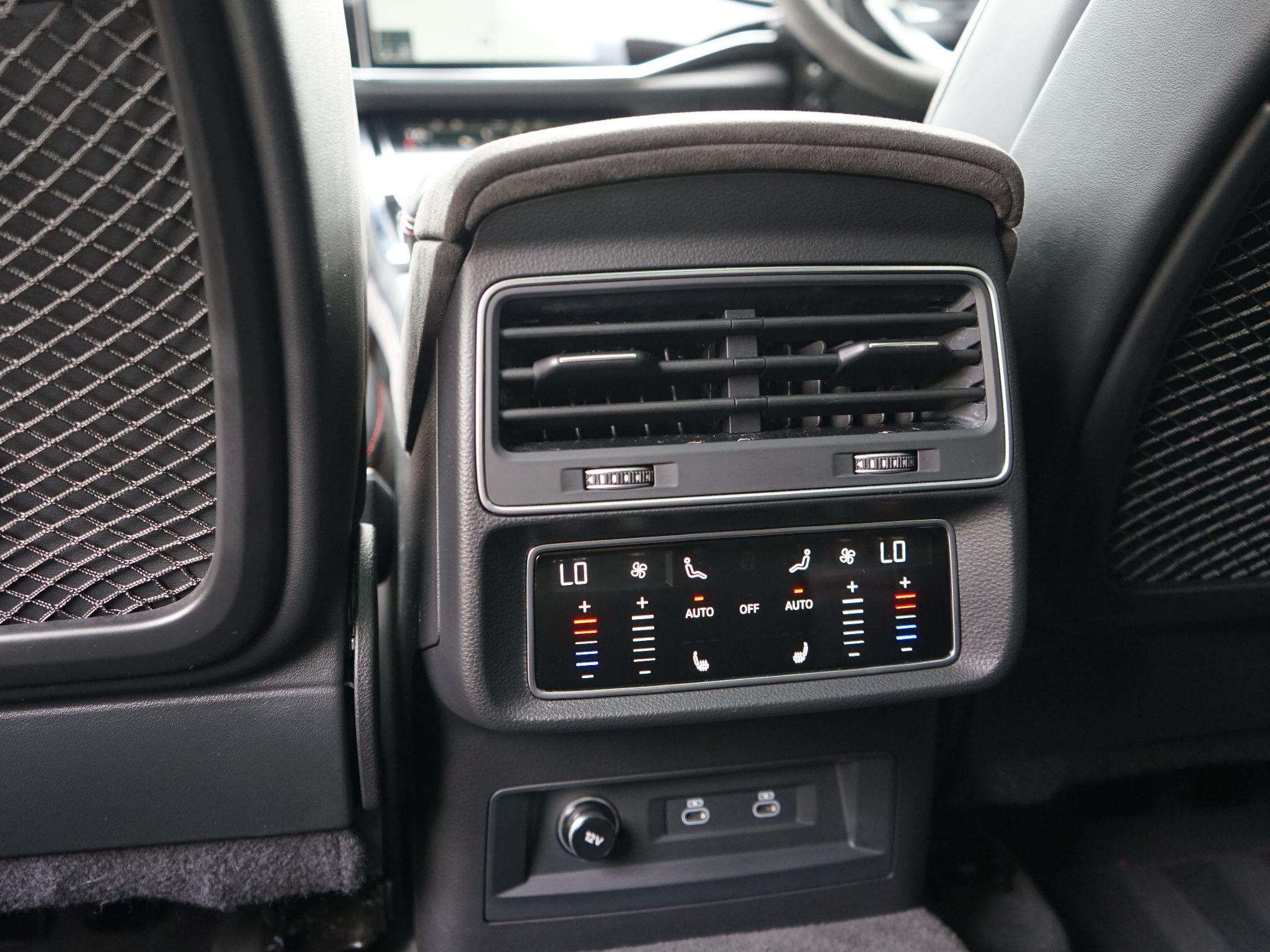 Audi RSQ8 view 18