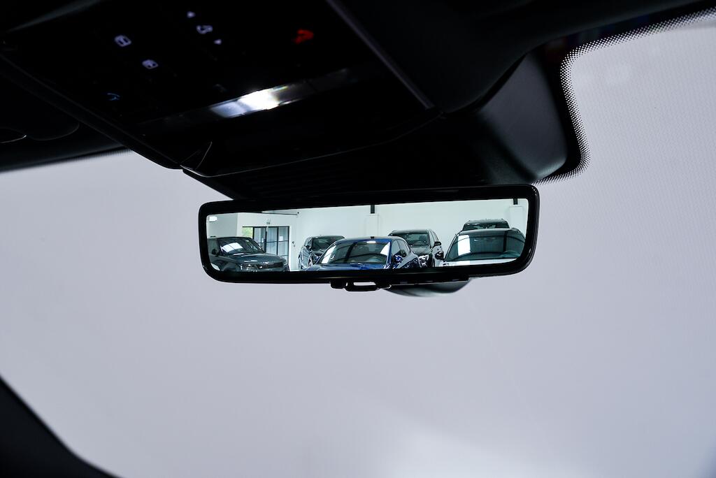 Land Rover Range Rover view 32