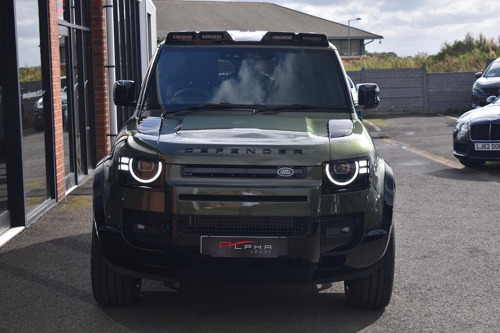 Land Rover Defender 110 view 3