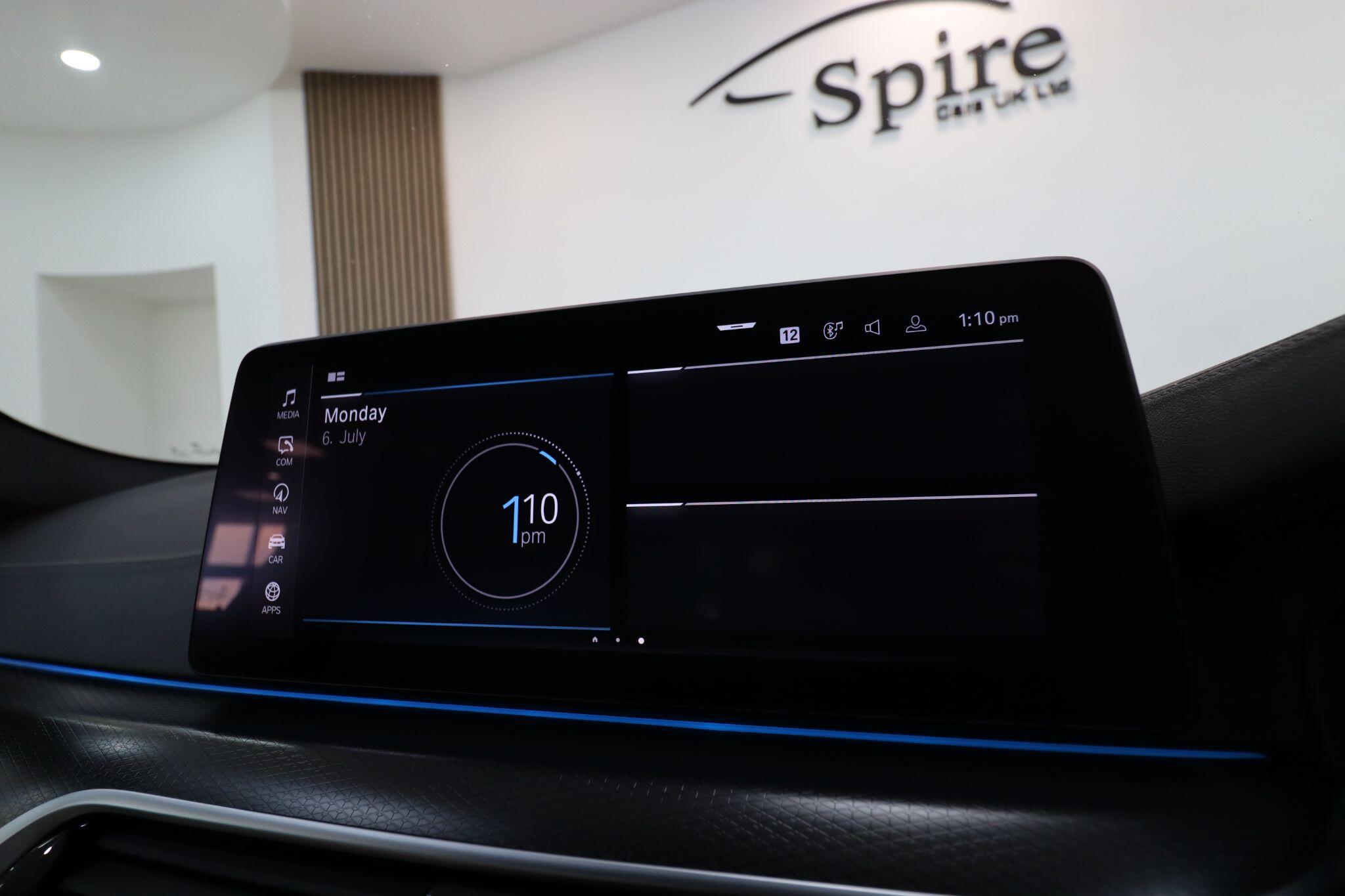 BMW 5 Series view 27