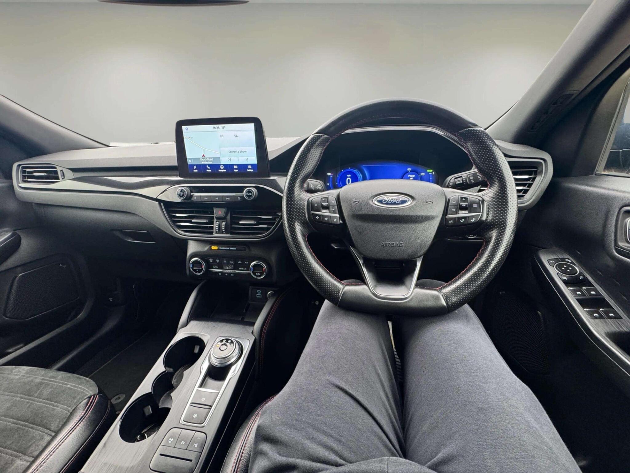 Ford Kuga view 34