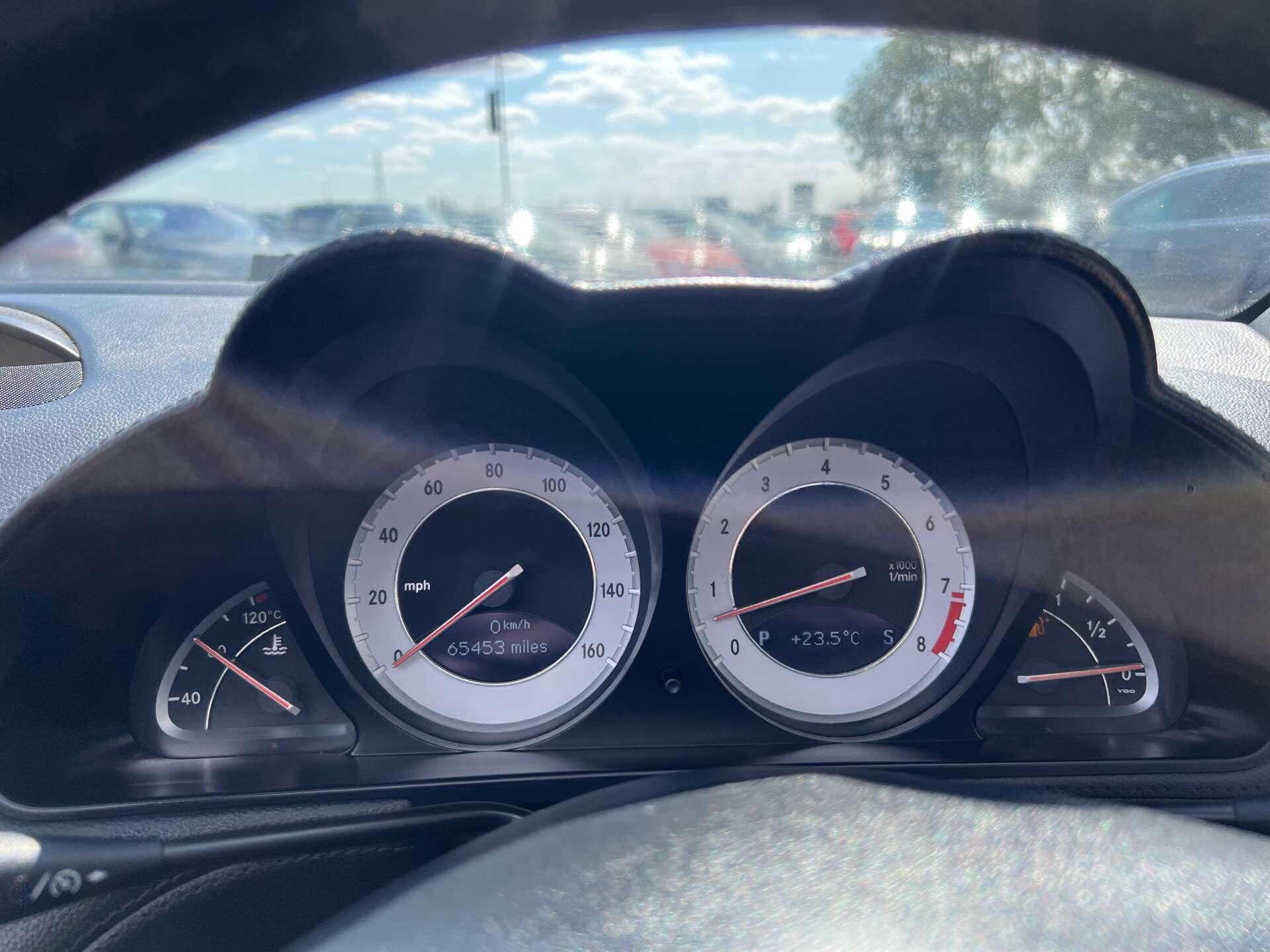 Mercedes-Benz SL view 26