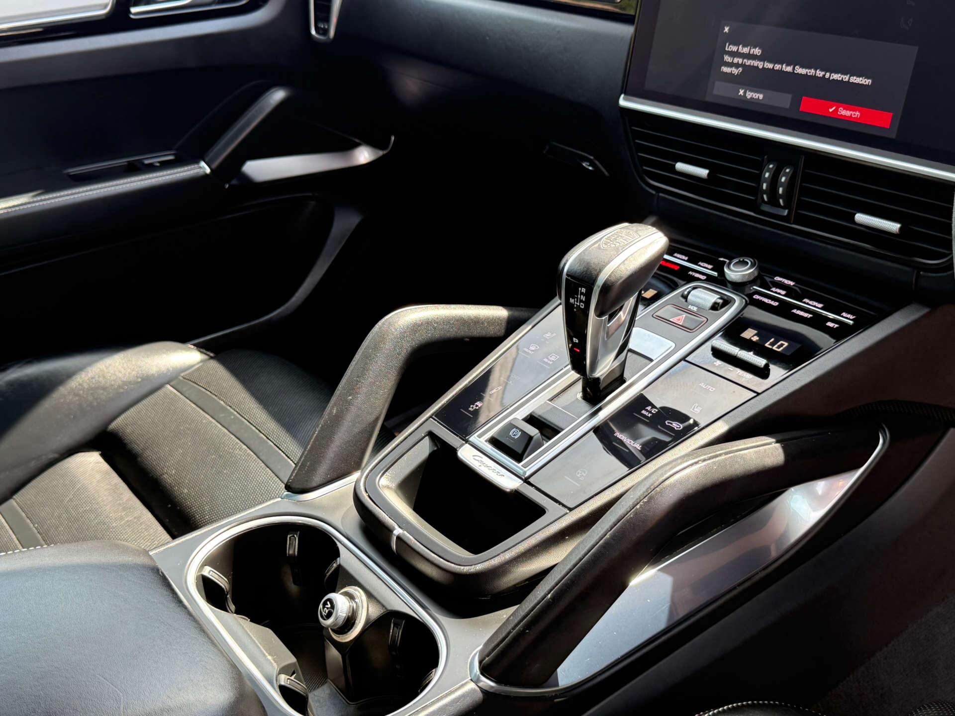 Porsche Cayenne view 37