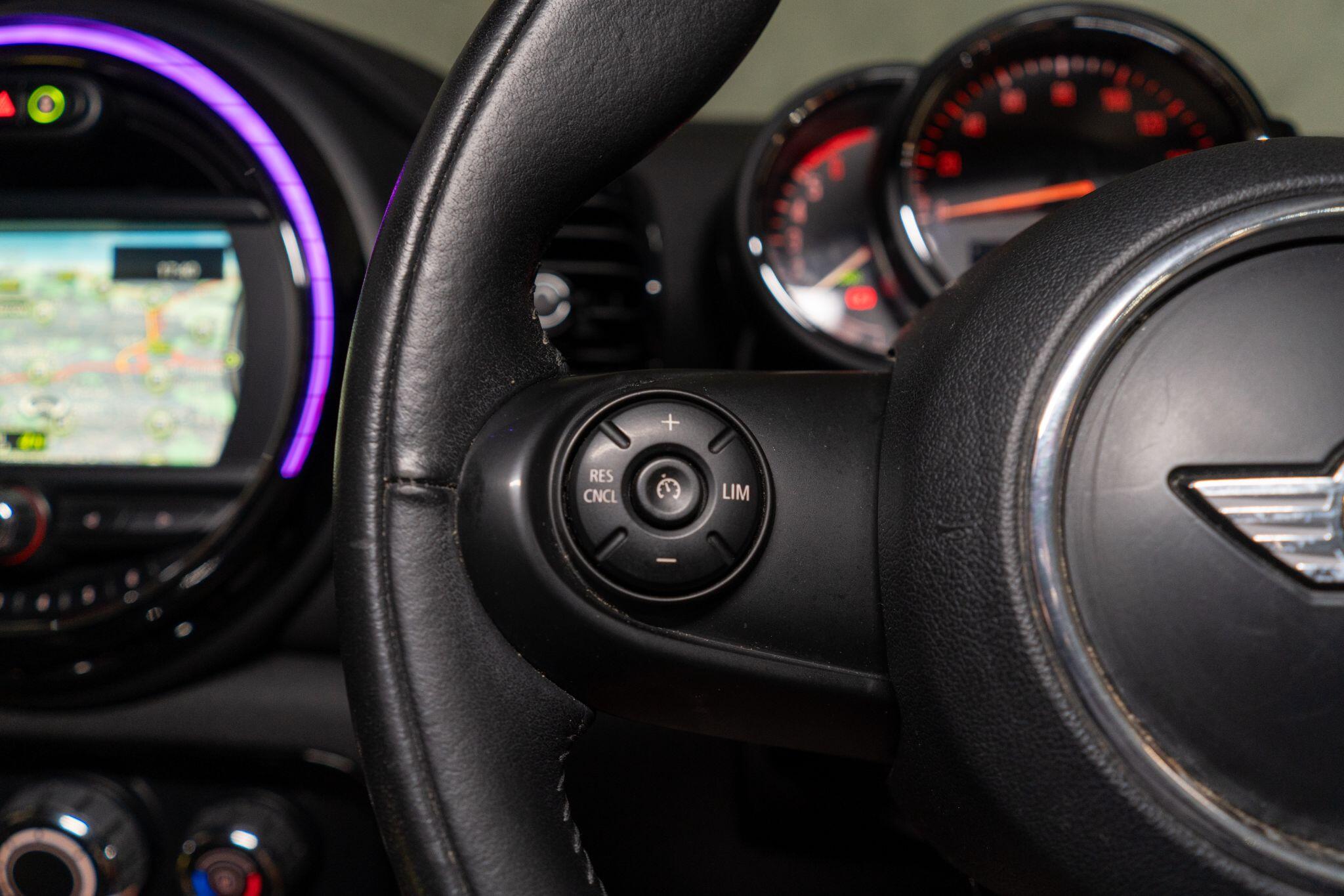 Mini Clubman view 16